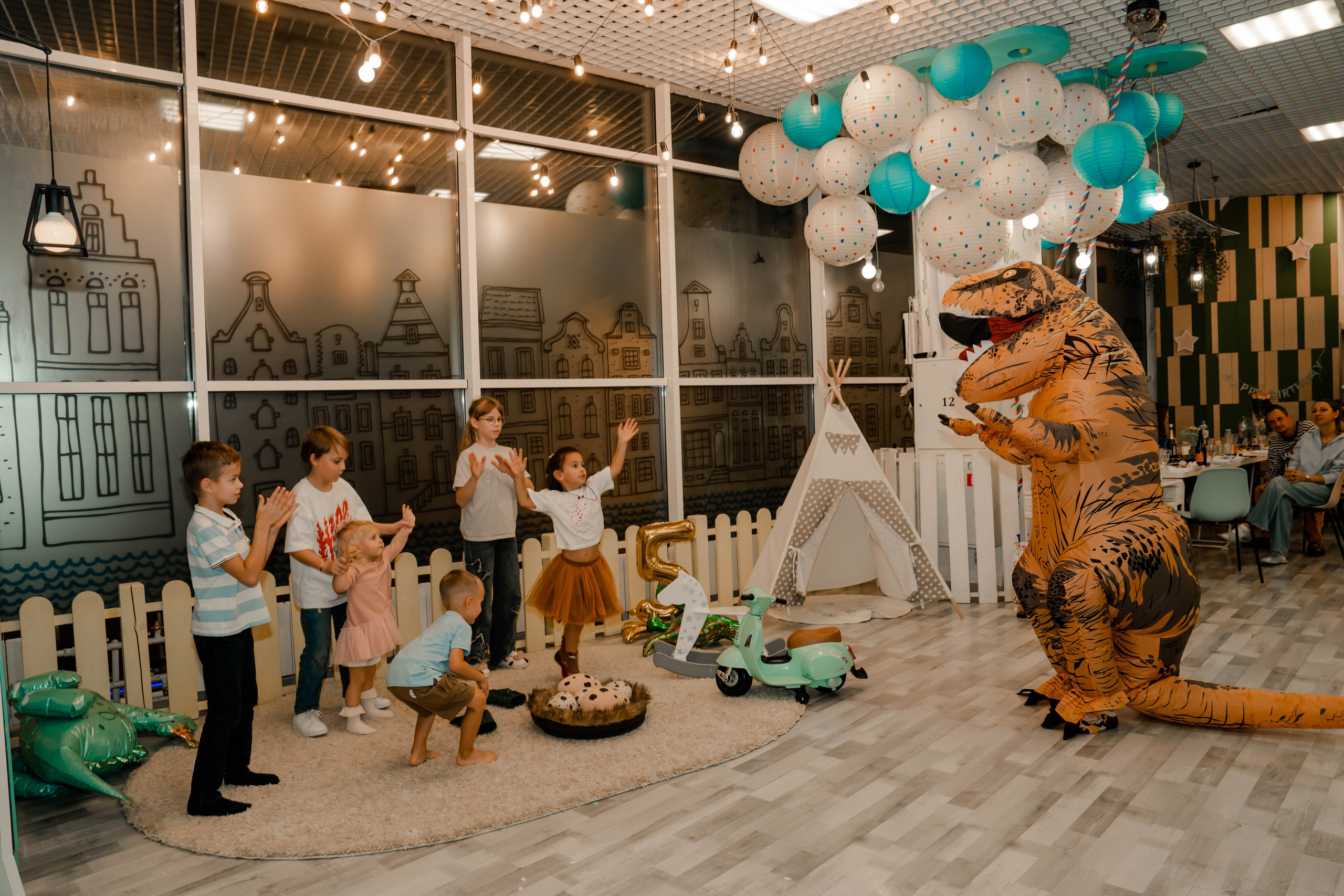 Грозный Тирекс. Крамер Юлиана детский и семейный фотограф