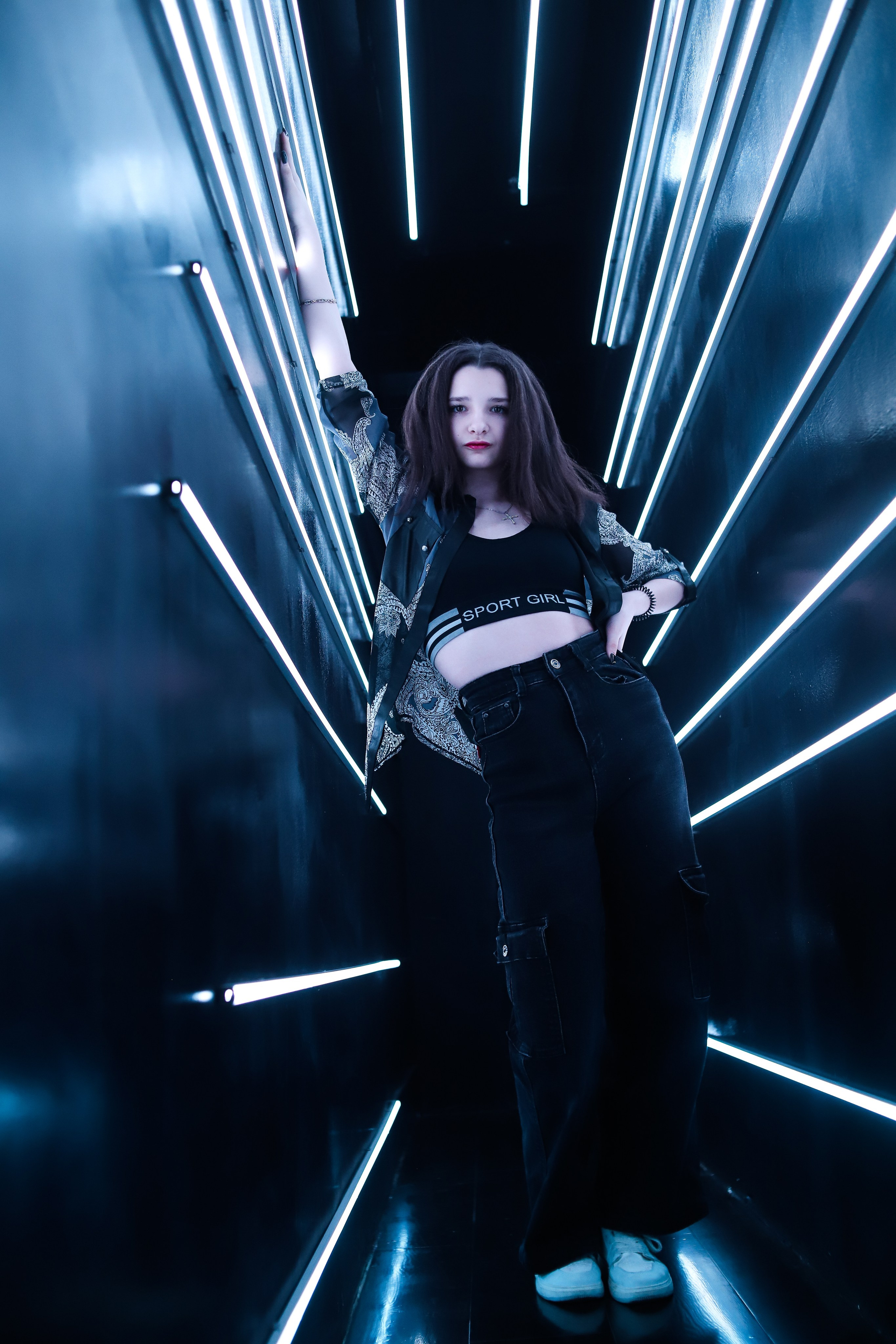 9 Класс в студии с неоном и белой циклорамой. Фотограф в Сургуте Брызгунова Анастасия