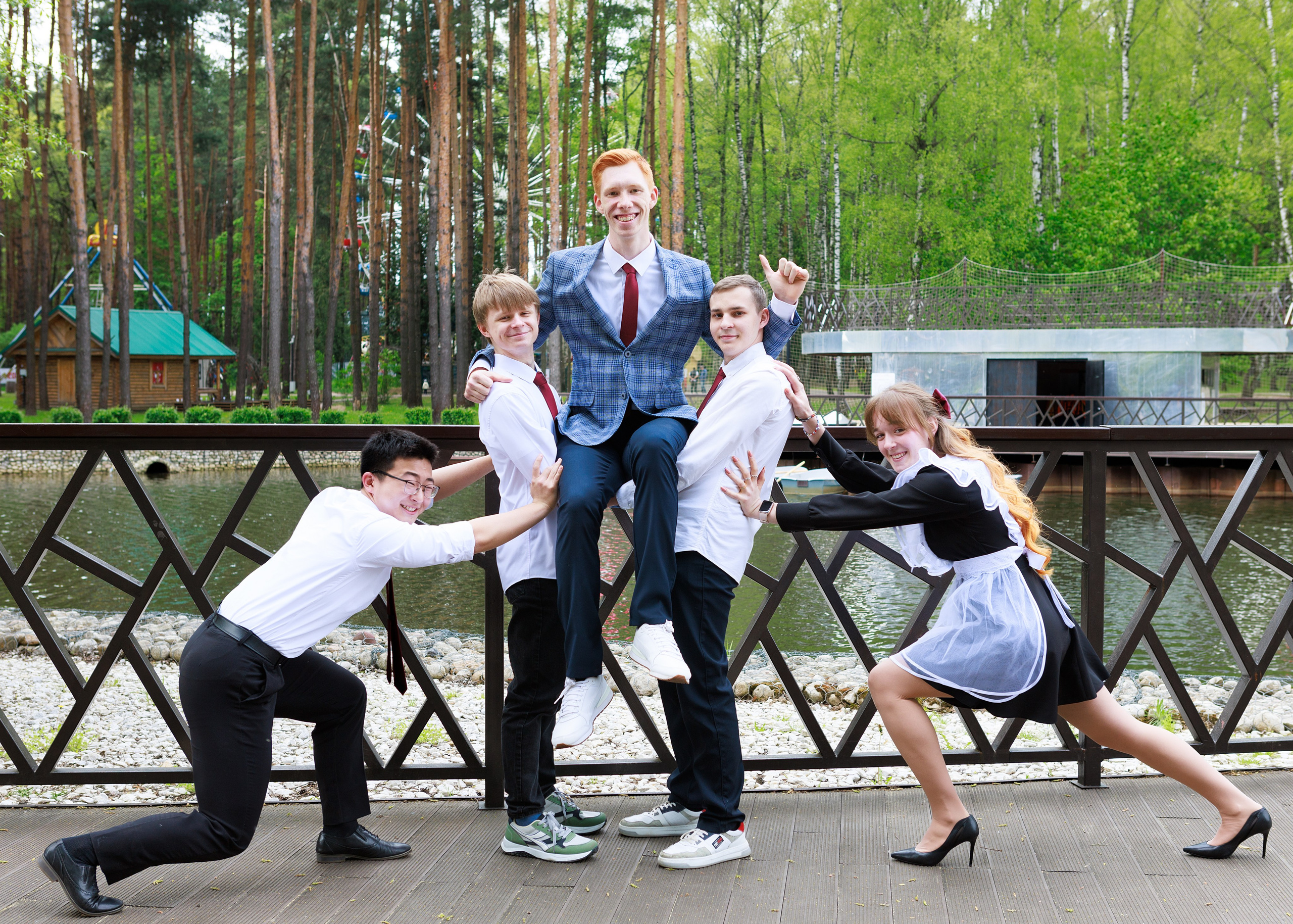 Школа 9 — 11 классы. Выпускные альбомы для школ и детских садов