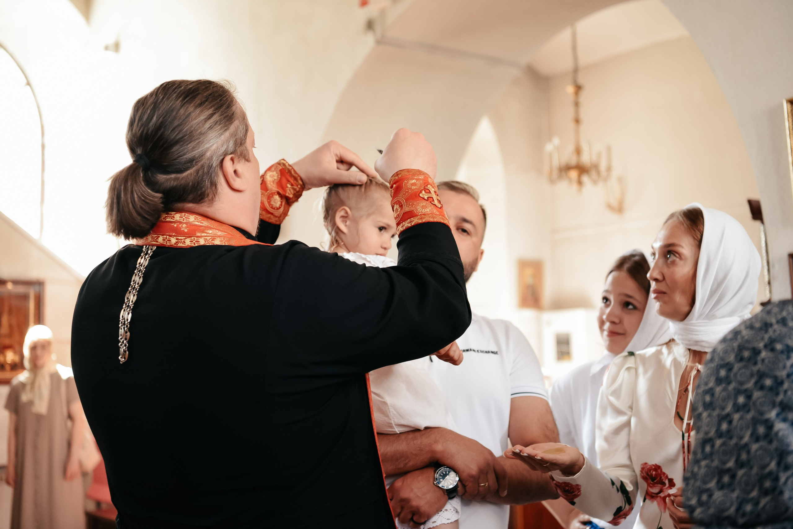 Крещение в Храме в честь Святителя Николая. Фотограф Анастасия Гурьянова в Тюмени и Ялуторовске
