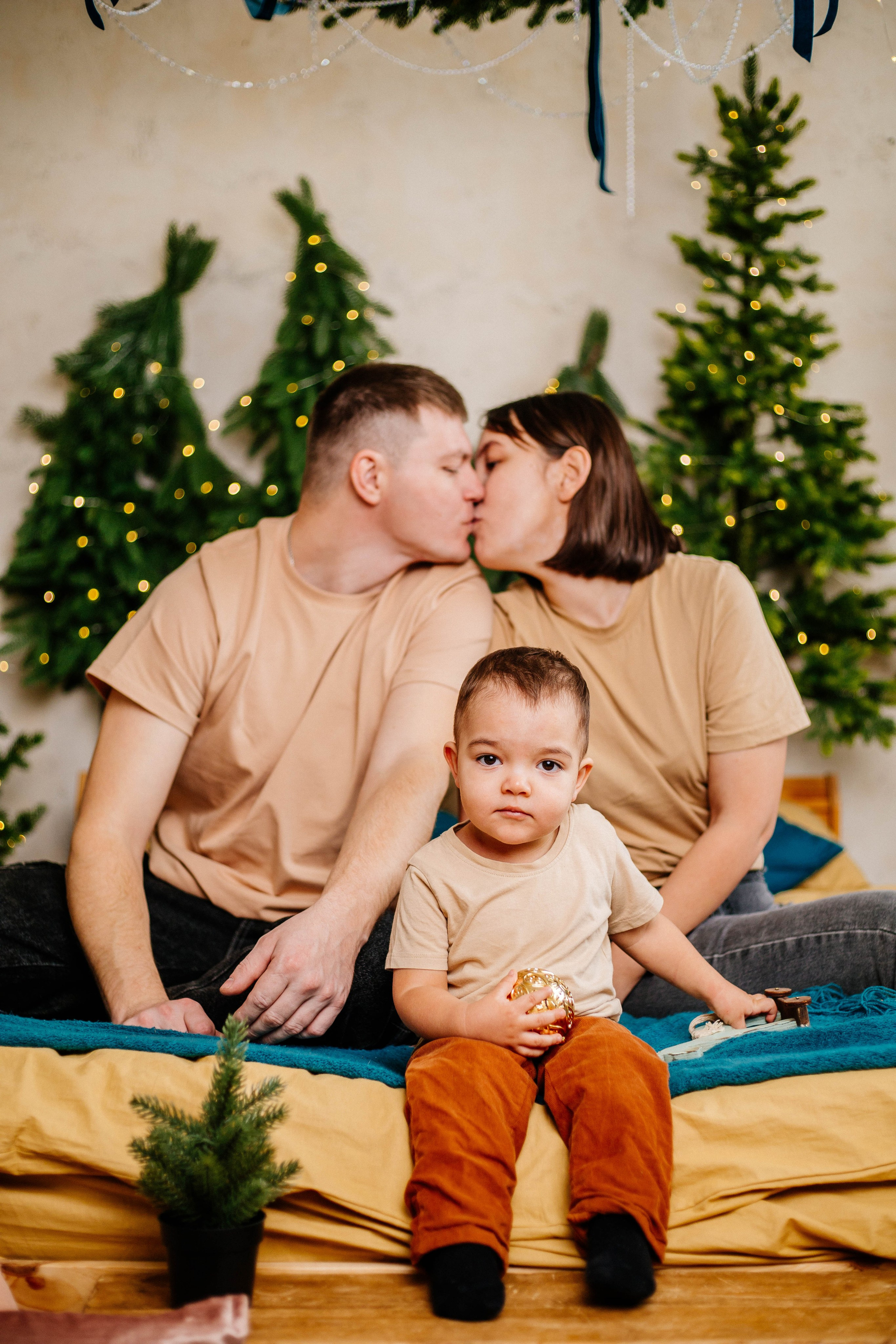 Лев с семьей. Рыжова Тамара