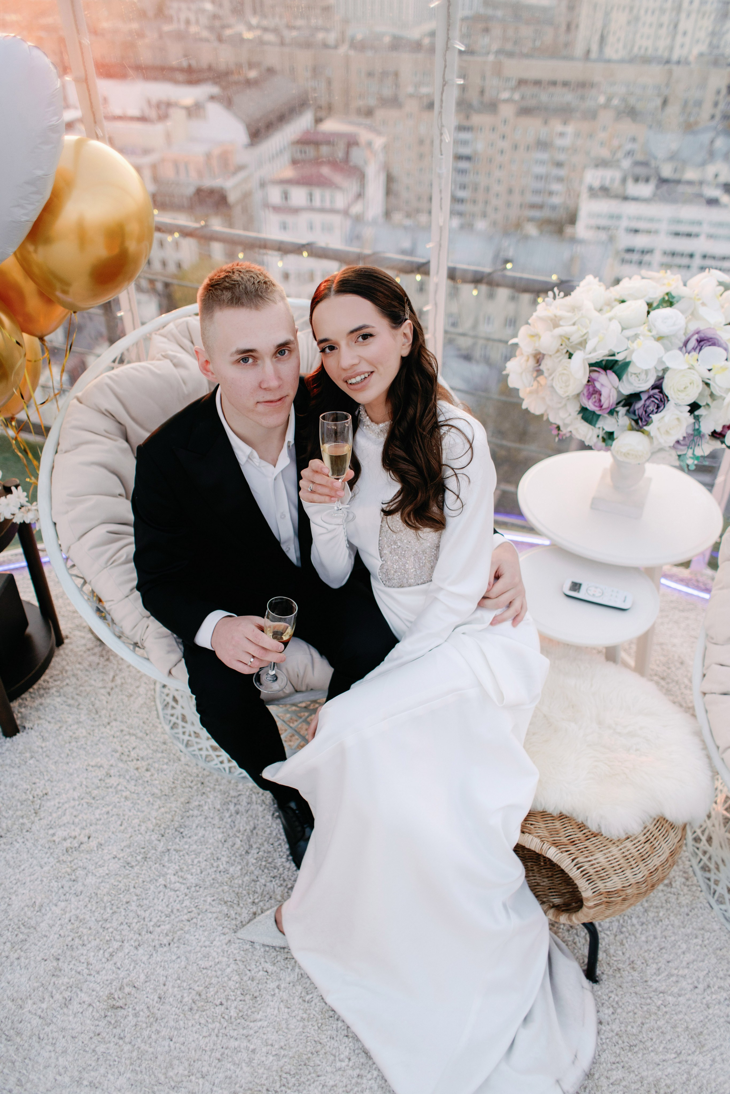 Свадьба для двоих в Москве, фотосессия на крыше, сборы, прогулка в Barvikha Luxury Village