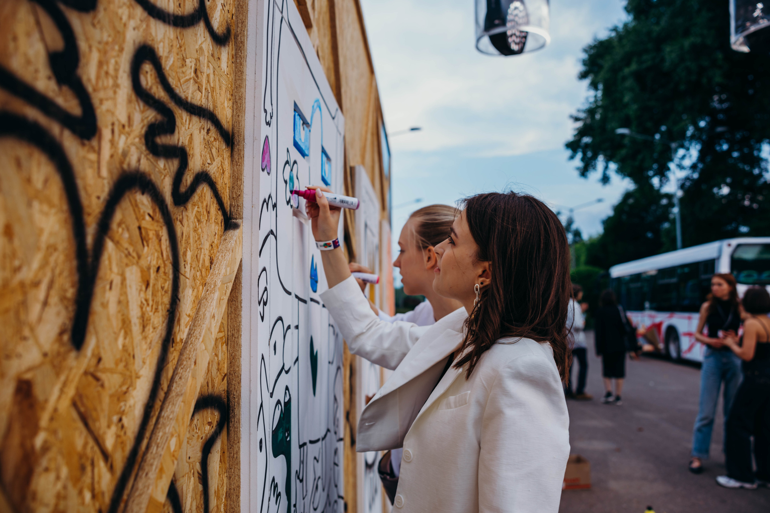 Выпускной в парке Горького Июль 2023. Фотограф Петрова Мария