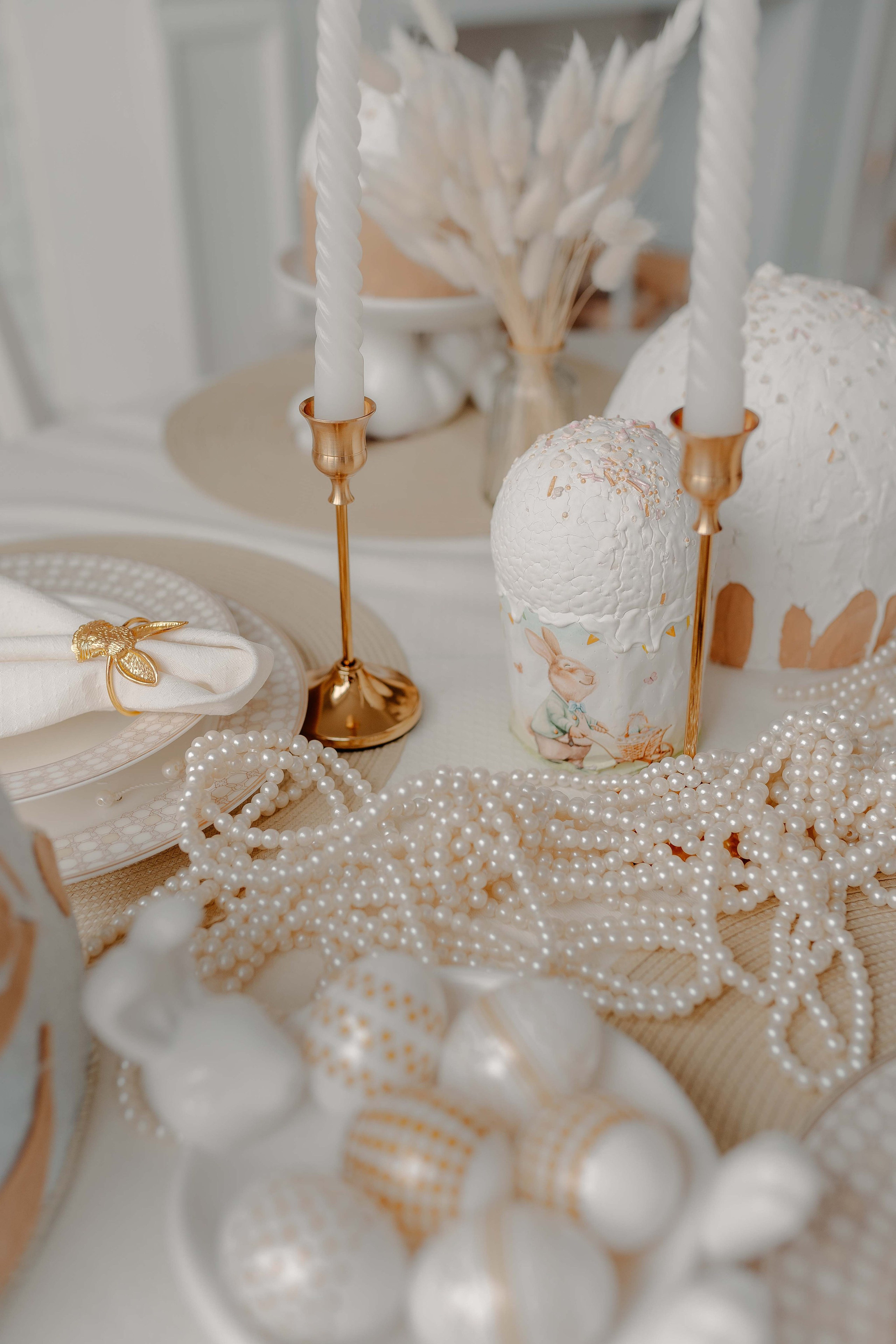 Семейный фотограф спб, фотосессия с зайчатами, фотография ребенка в пасхальном интерьере, фотограф санкт-петербург, детская фотосессия, белый интерьер, пасха, пасхальные яйца, девочка в белом платье, фотосессия с кроликом, куличи, пасха, пасхальное убранство, пасхальный стол