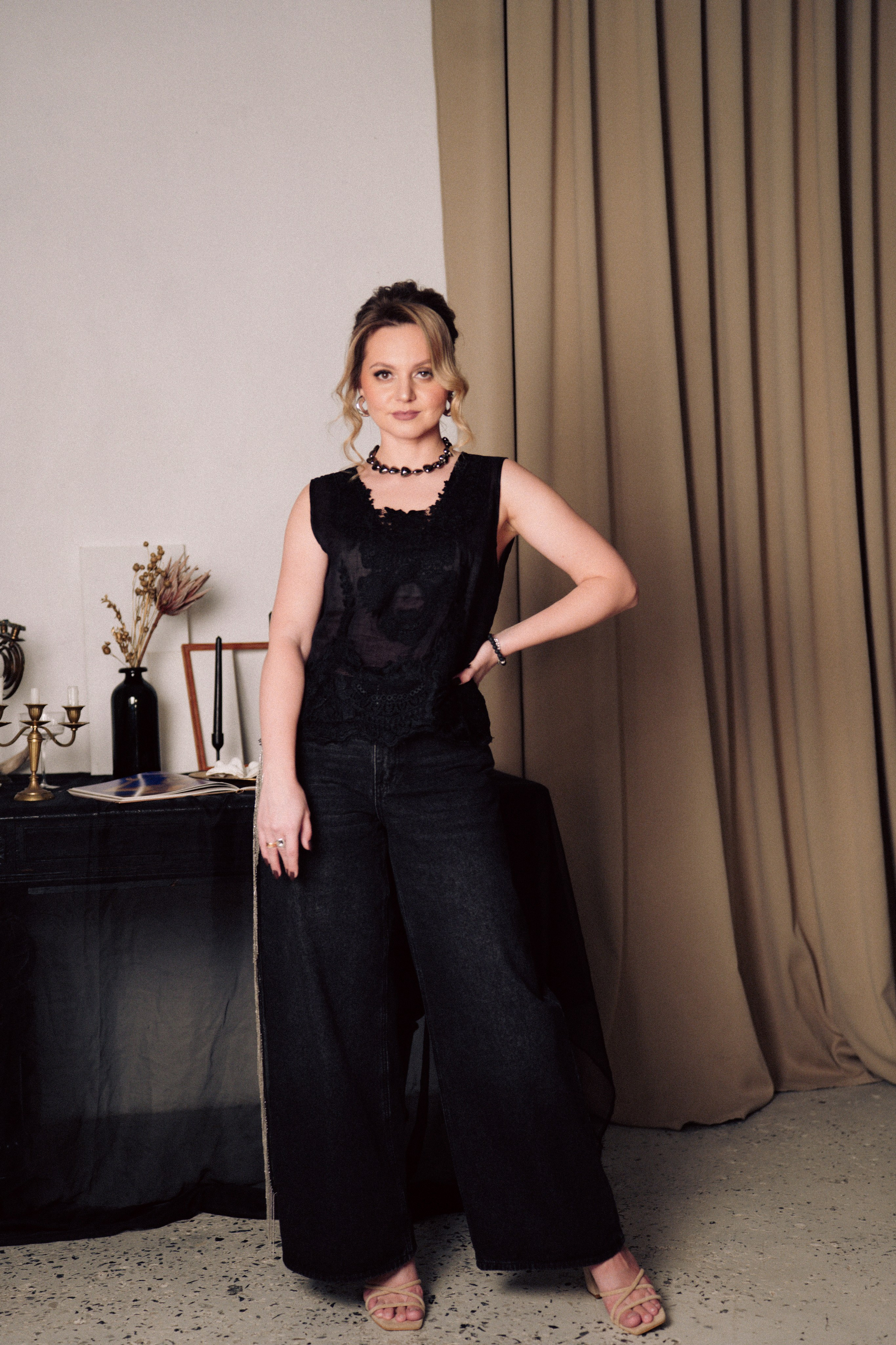 НОВОГОДНЯЯ ФОТОСЕСИИЯ В СТУДИИ ДЛЯ ДЕВУШКИ И ПРОГУЛКА ПО ЧЕРНЫШЕВСКОЙ. Профессиональный фотограф, Санкт-Петербург — Виктория Богомолова