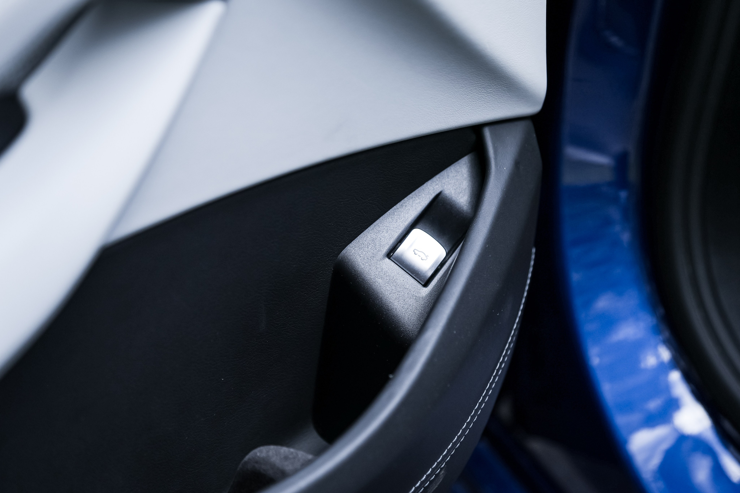 2022 BMW M8 COMPETITION RESTYLING FROM USA $145,000 / 17,500 KM ODOMETER. Mixturecaptures