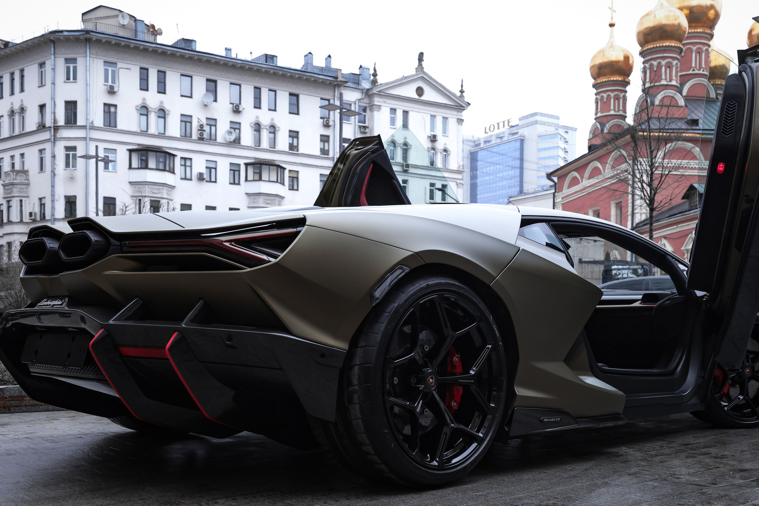 2024 Lamborghini Revuelto 6.5 AMT. Mixturecaptures