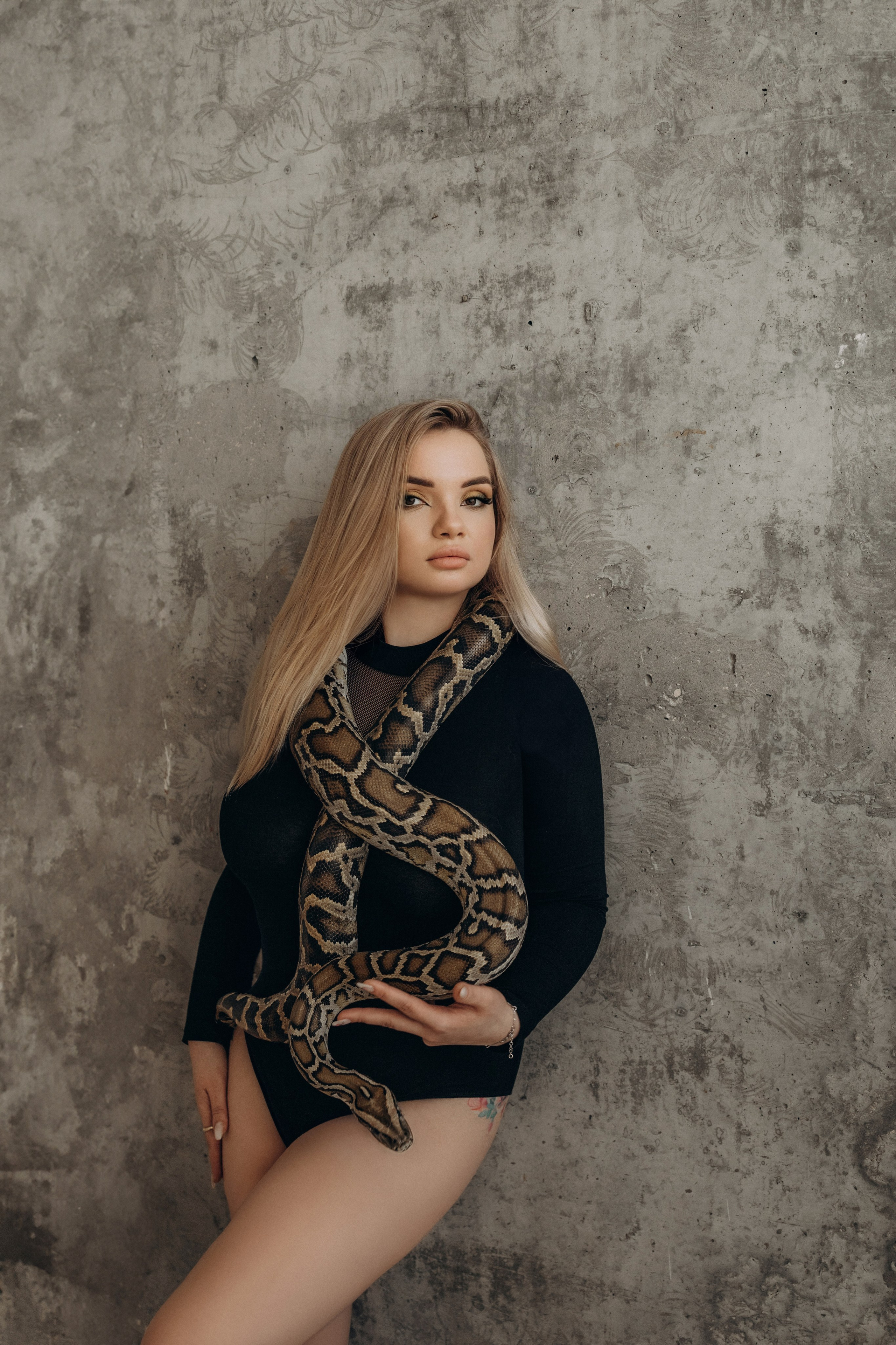 Даша. Змея. Фотограф Ксения Железникова