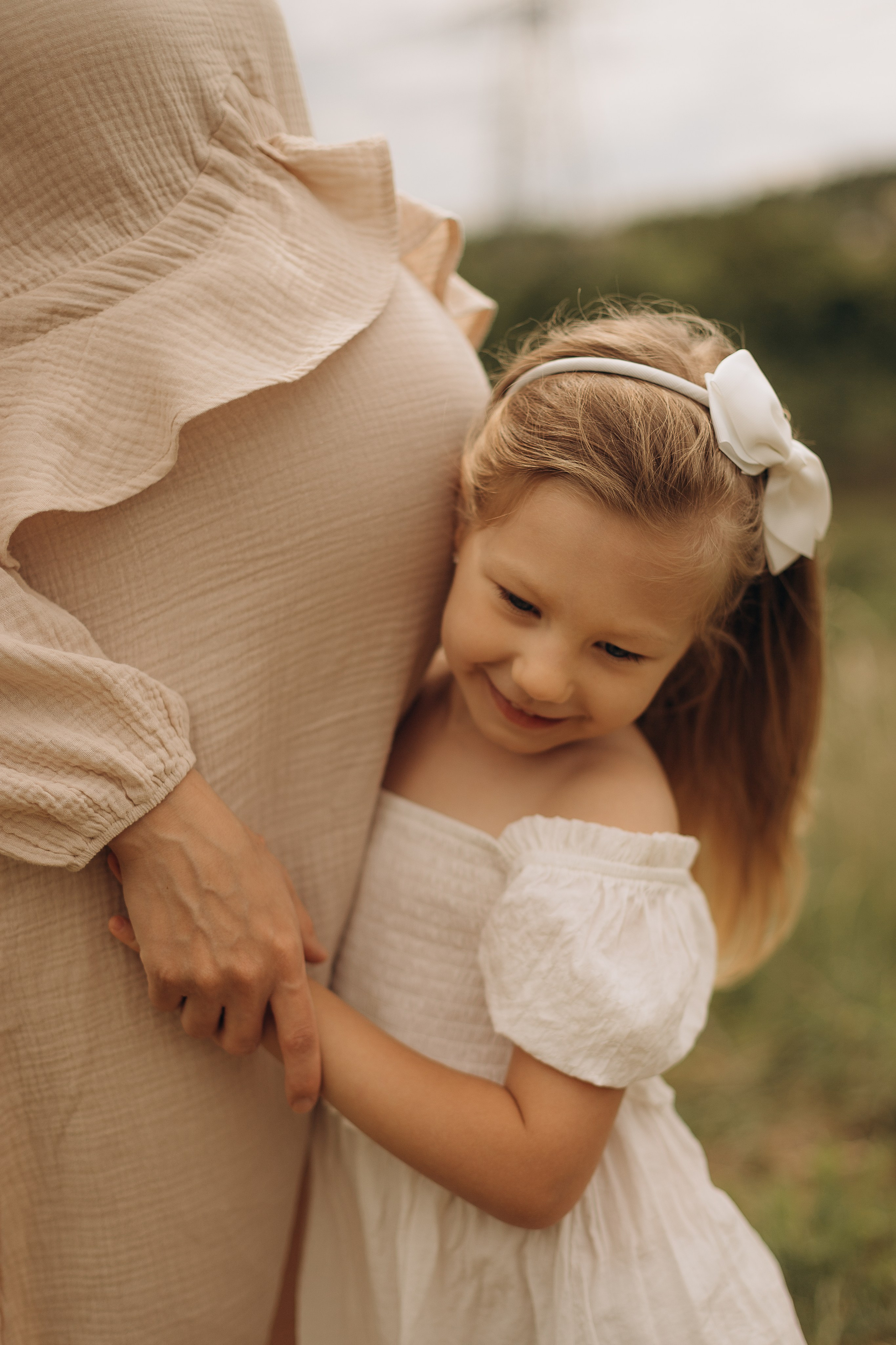 Мама и дочка на холмах. Детский и семейный фотограф в Москве Светлана Шабалина