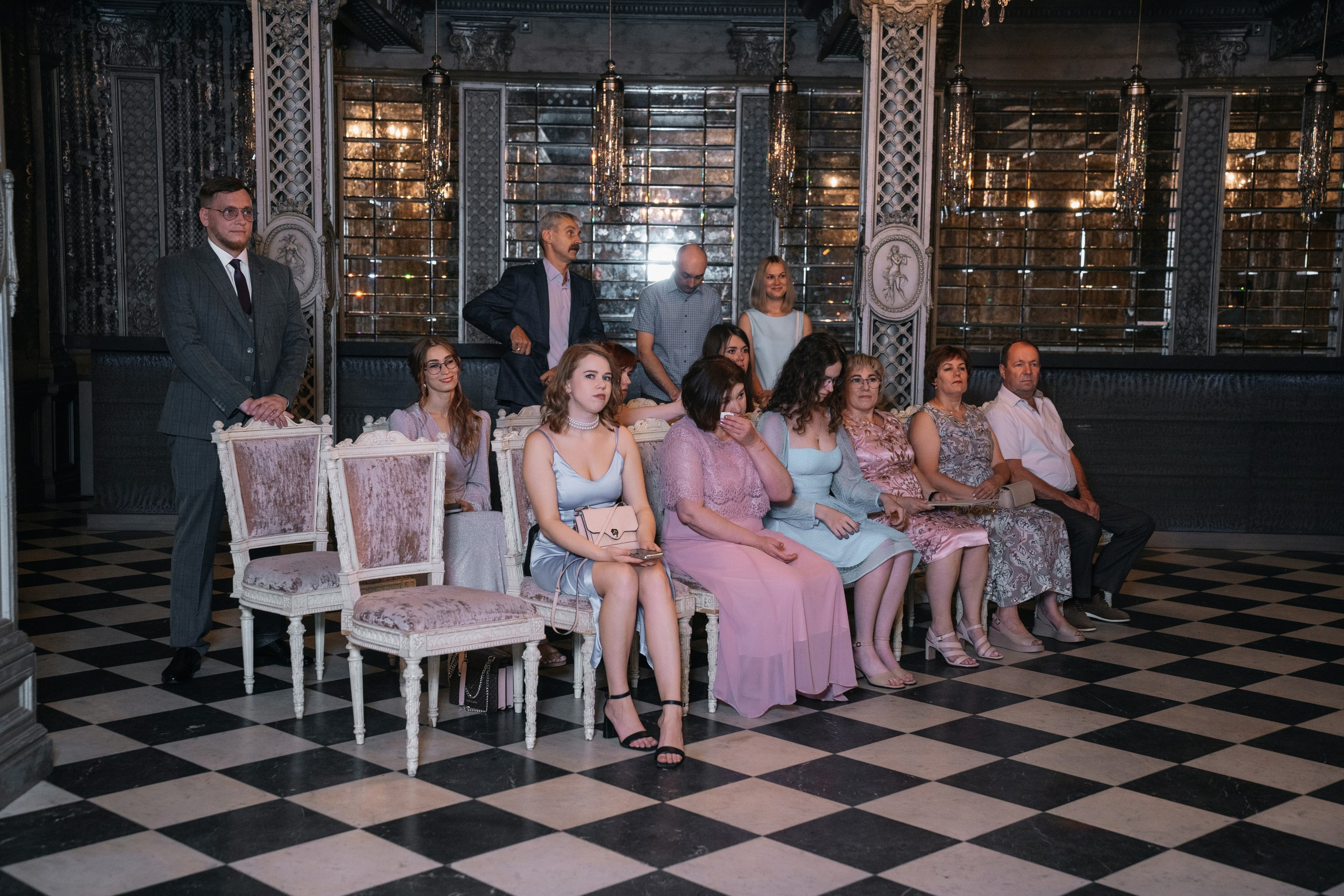 Свадебная фотосессия в отеле Золотое кольцо (Golden Ring Hotel) и ресторане Турандот