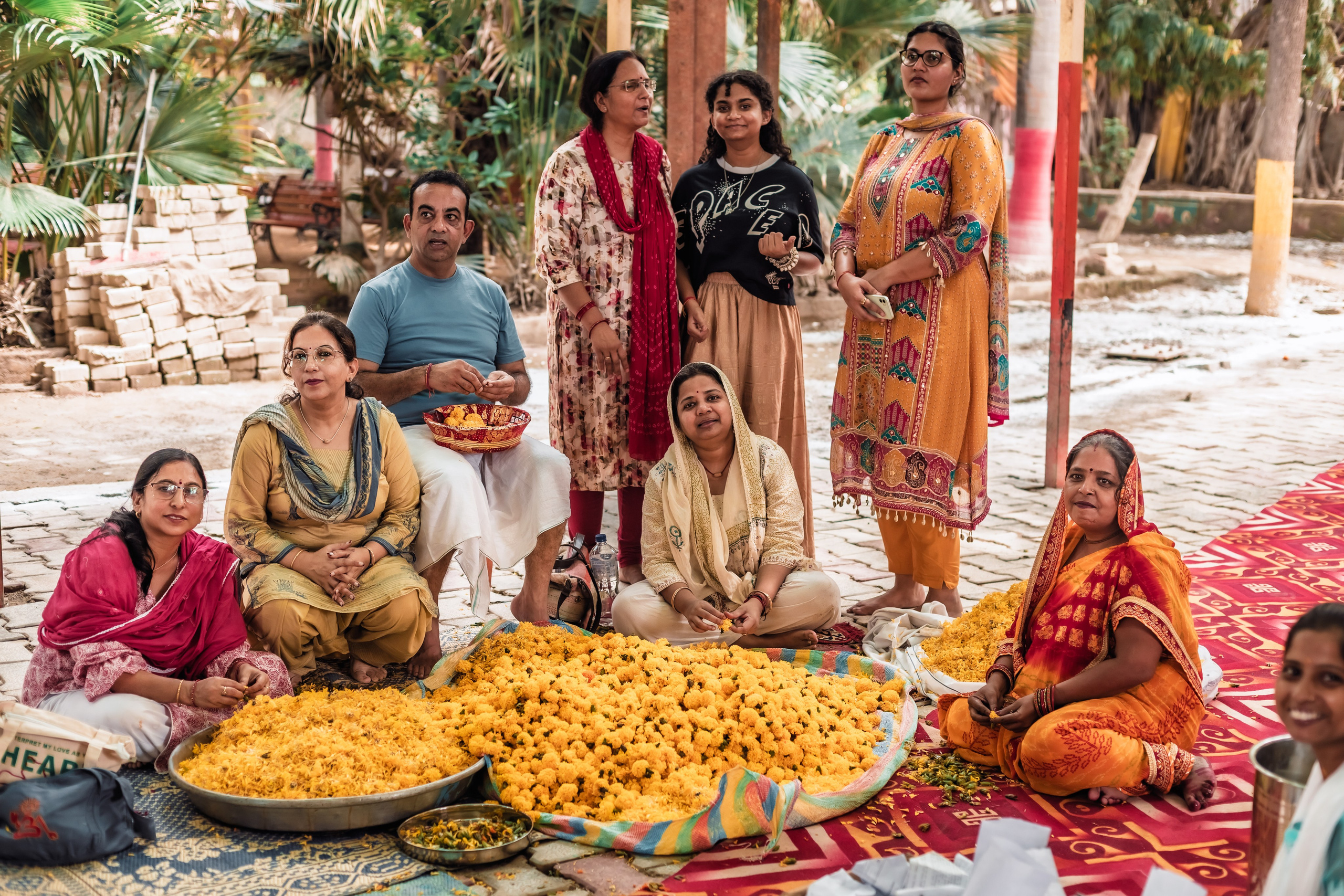 Abhisheka Devraha Baba on Sri Devdas ji maharaj bd. Mariam Bagdasaryan