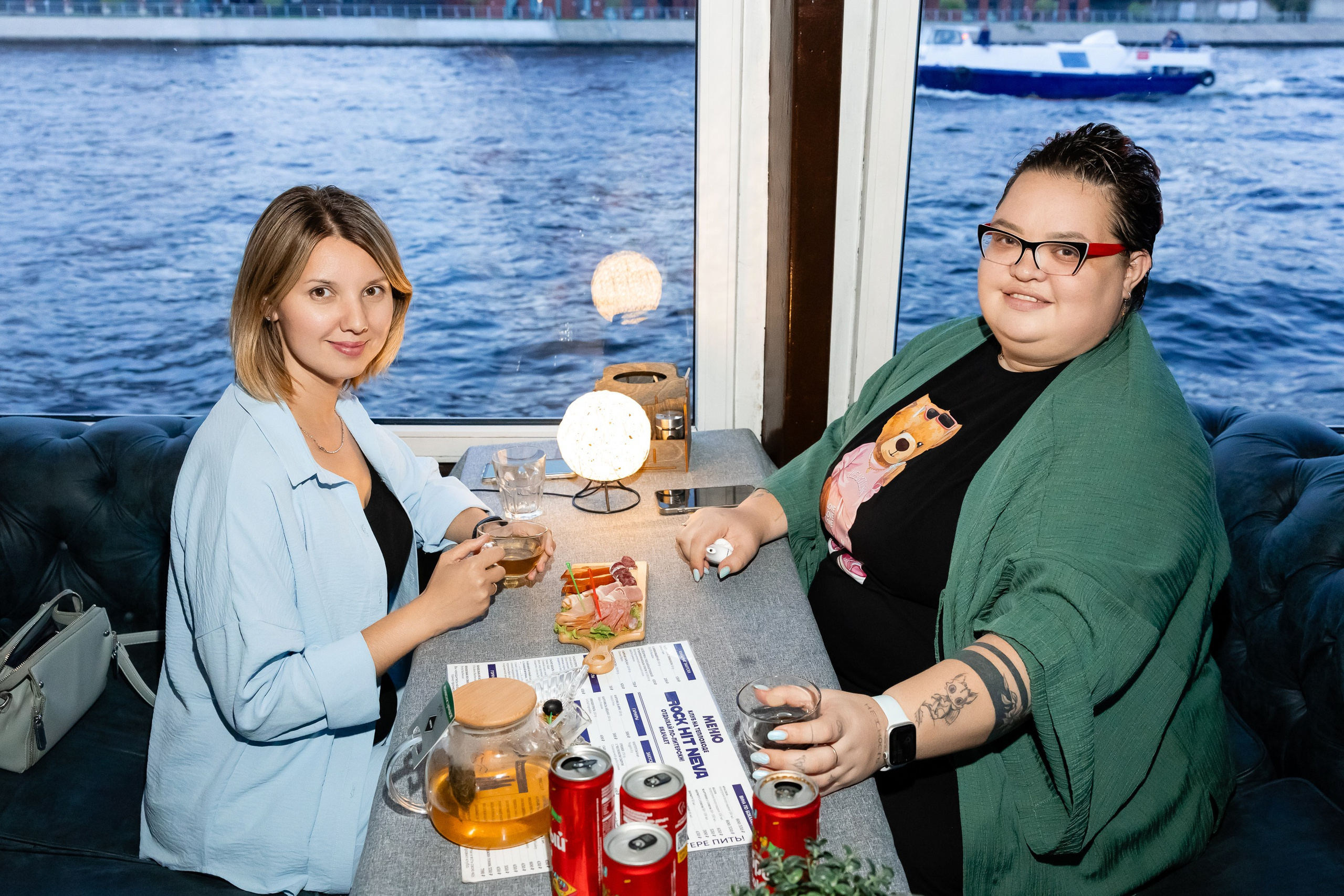 Экскурсия на двухпалубном теплоходе по Неве. Фотограф в Санкт-Петербурге — Сергей Петров