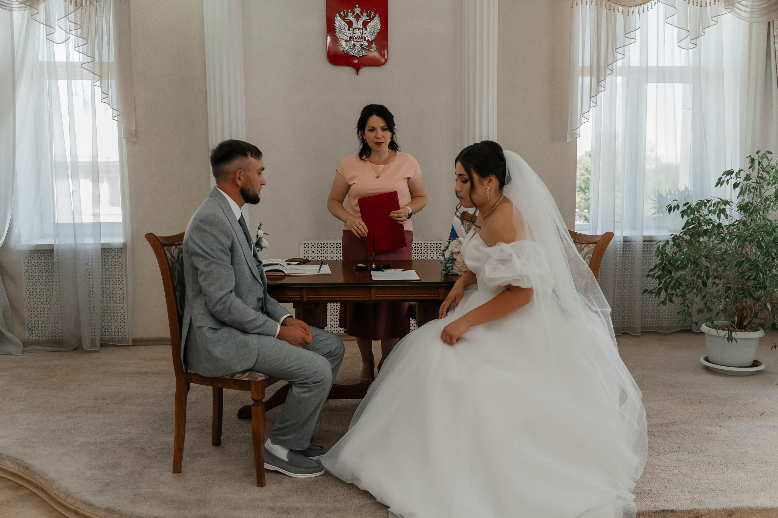 Свадебная фотосъёмка в ЗАГСЕ. Свадебный фотограф видеограф Чебоксары