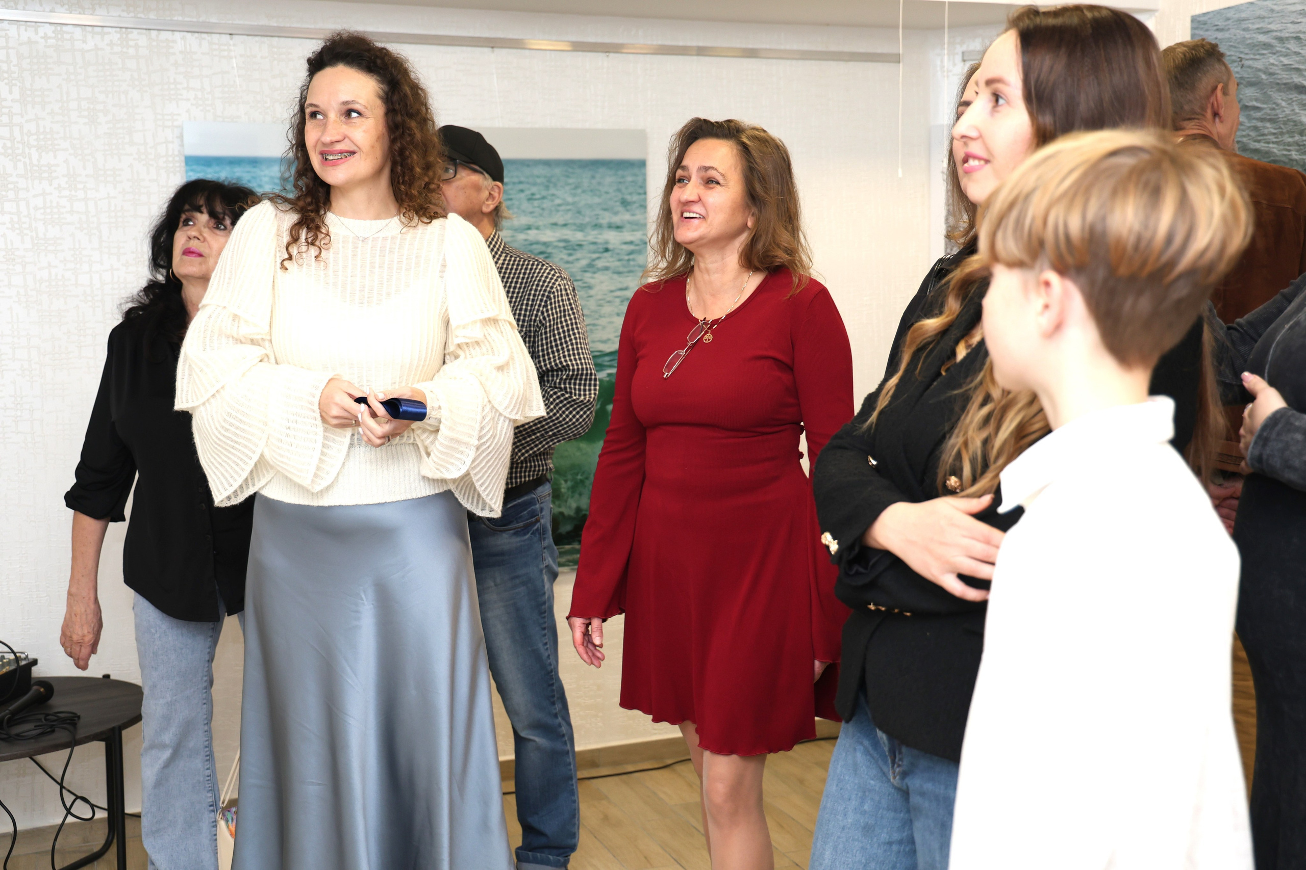 Открытие выставки в АРТ-пространстве Ники Сухаревой «Чёрное море». Фотограф в Геленджике Нина Небесная