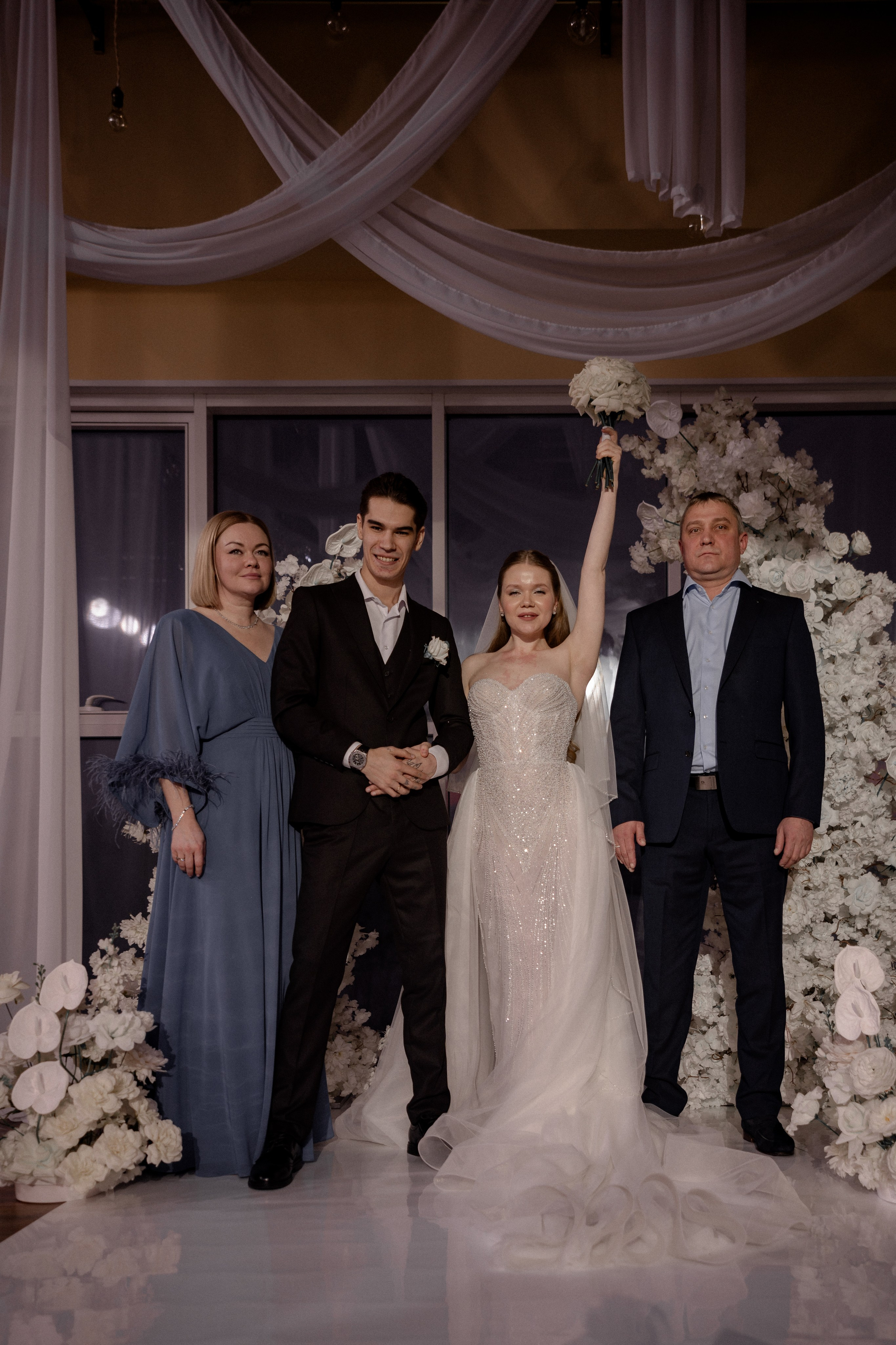 СВАДЕБНАЯ СЬЕМКА СБОРОВ В ОТЕЛЕ И ВЫЕЗД НА ЦЕРЕМОНИЮ (СНЯТО В СИБИРЕ В НИЖНЕВАРТОВСКЕ). Профессиональный фотограф, Санкт-Петербург — Виктория Богомолова