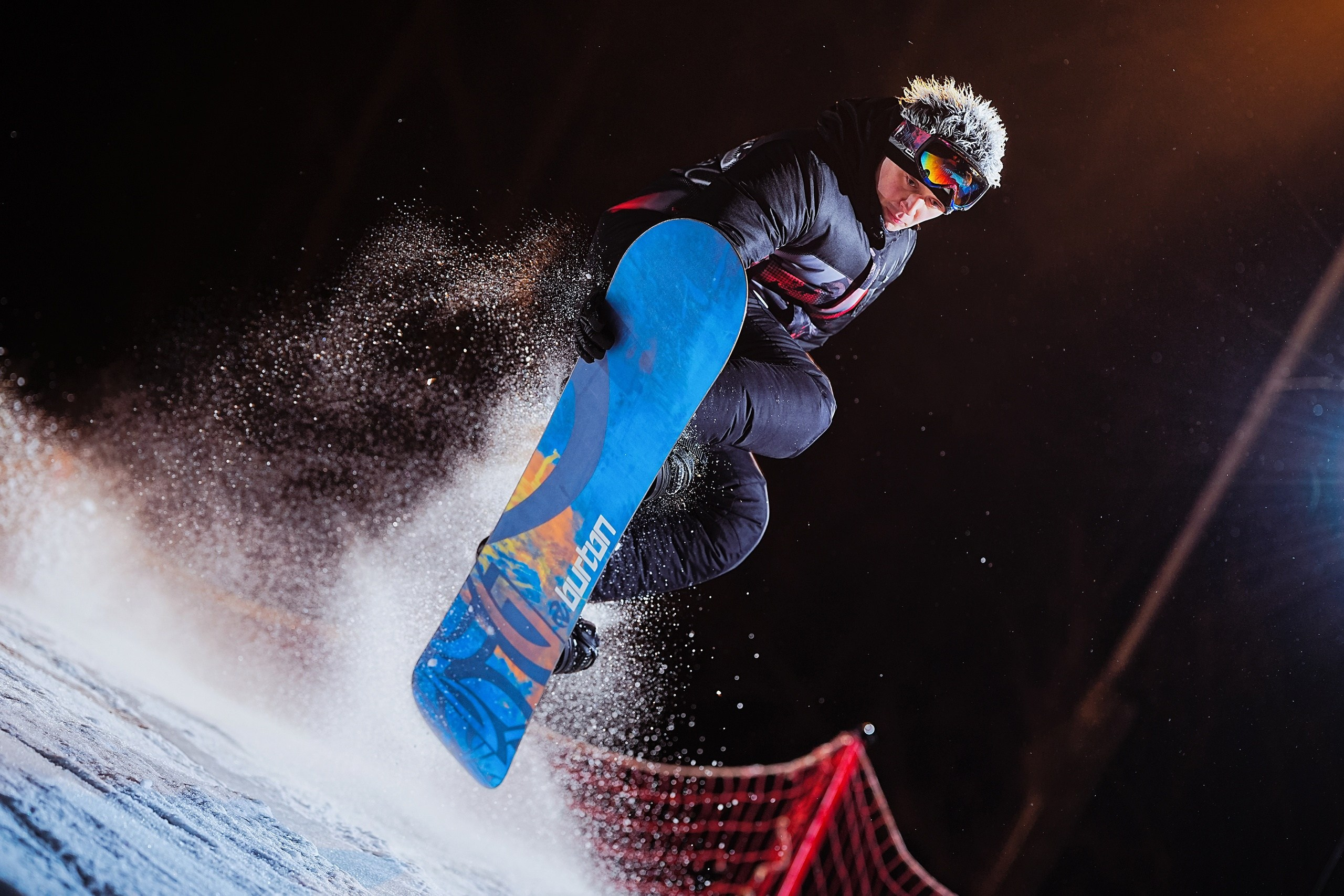 Вечерняя съёмка на склонах с использованием внешних вспышек. Фотограф Студитский Евгений