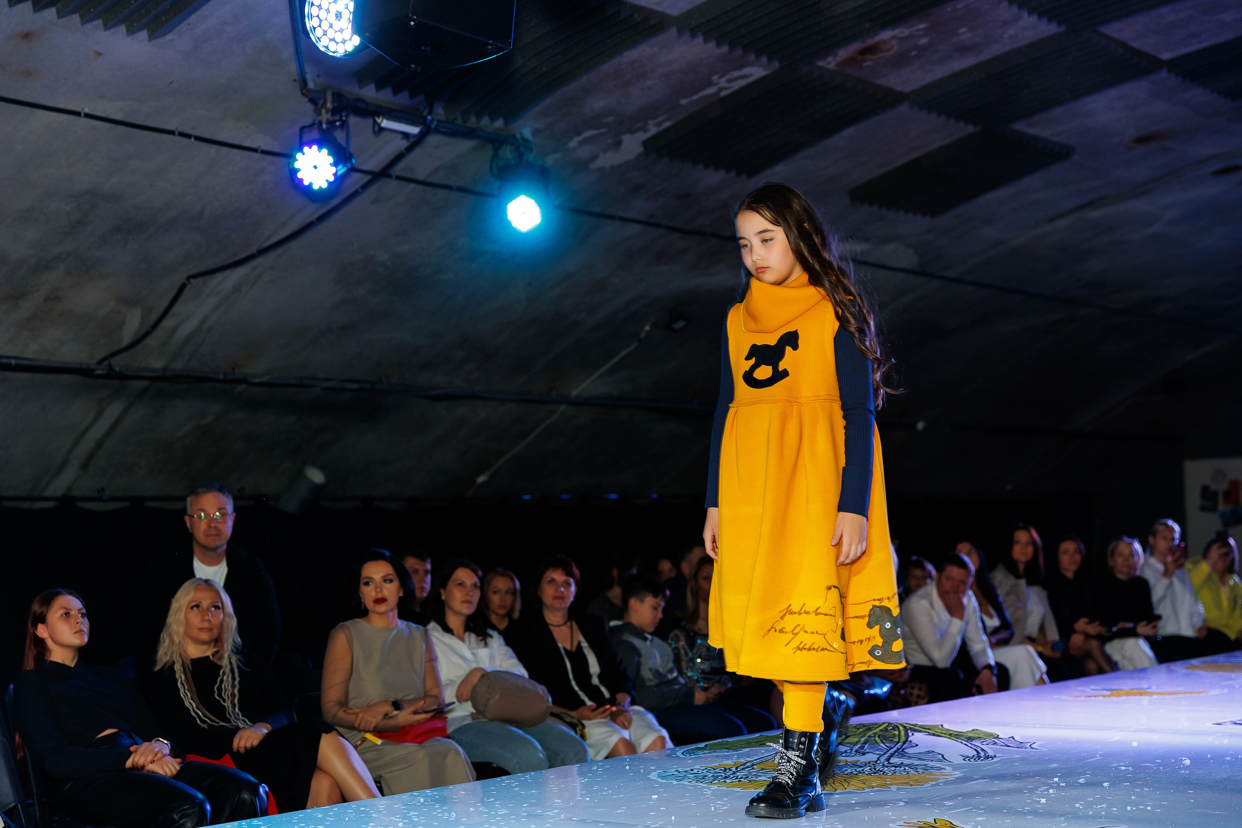 Показ Надежды Шибиной от журнала «Жираf». Фотограф Новосибирск — Наталья Гресь