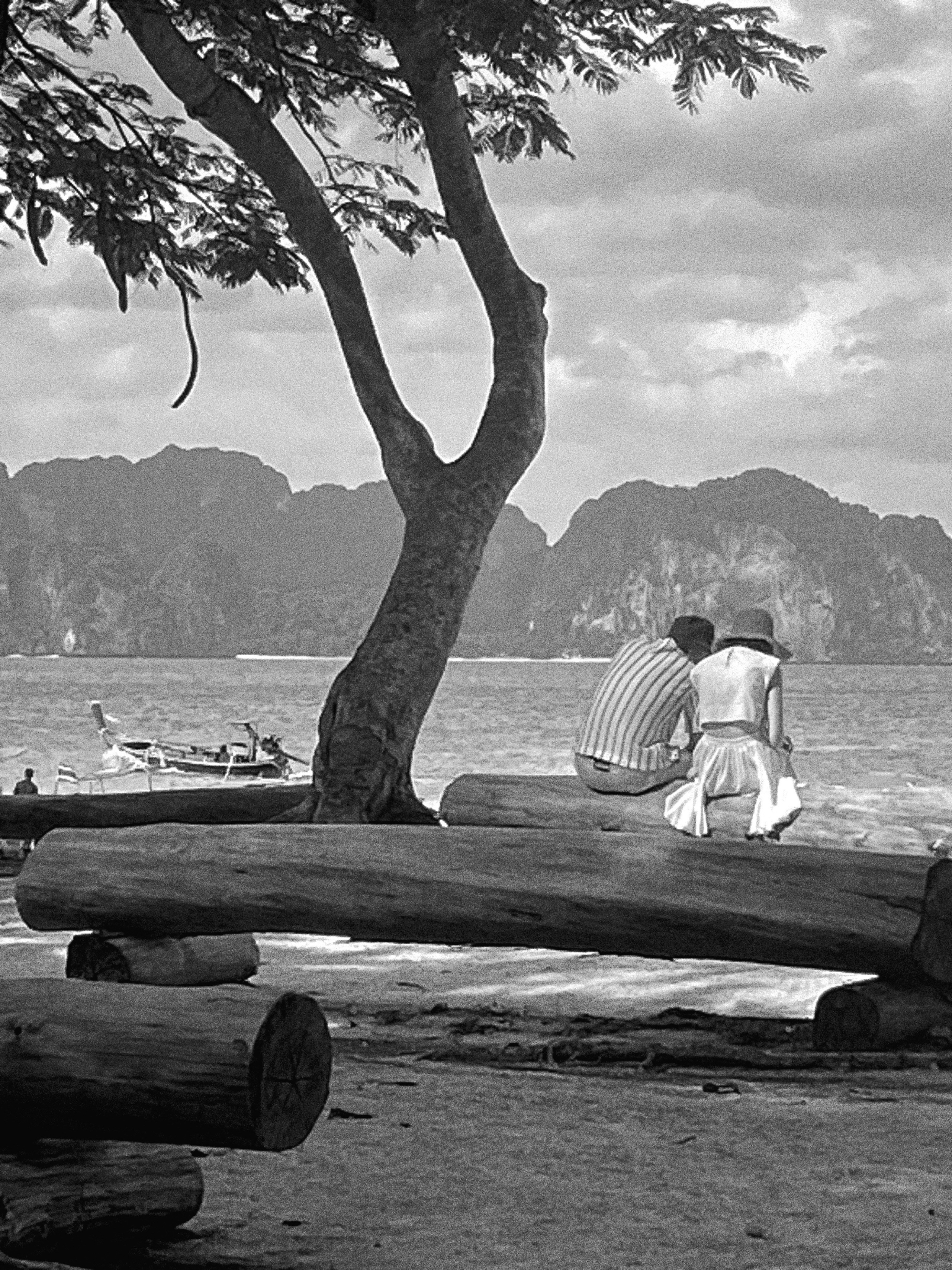 Современная концептуальная фотография о теле, уязвимости и идентичности. Визуальная практика на стиле честности, пост-иронии и искусства.Рекламная фотография, Концептуальная фотография, Современный художник, Психология, Коммерческий фотограф, Репортажный фотограф, Стрит фотография, Арт, Сюрреализм, Мобильная фотография, Снято на айфон, Дима Бурза