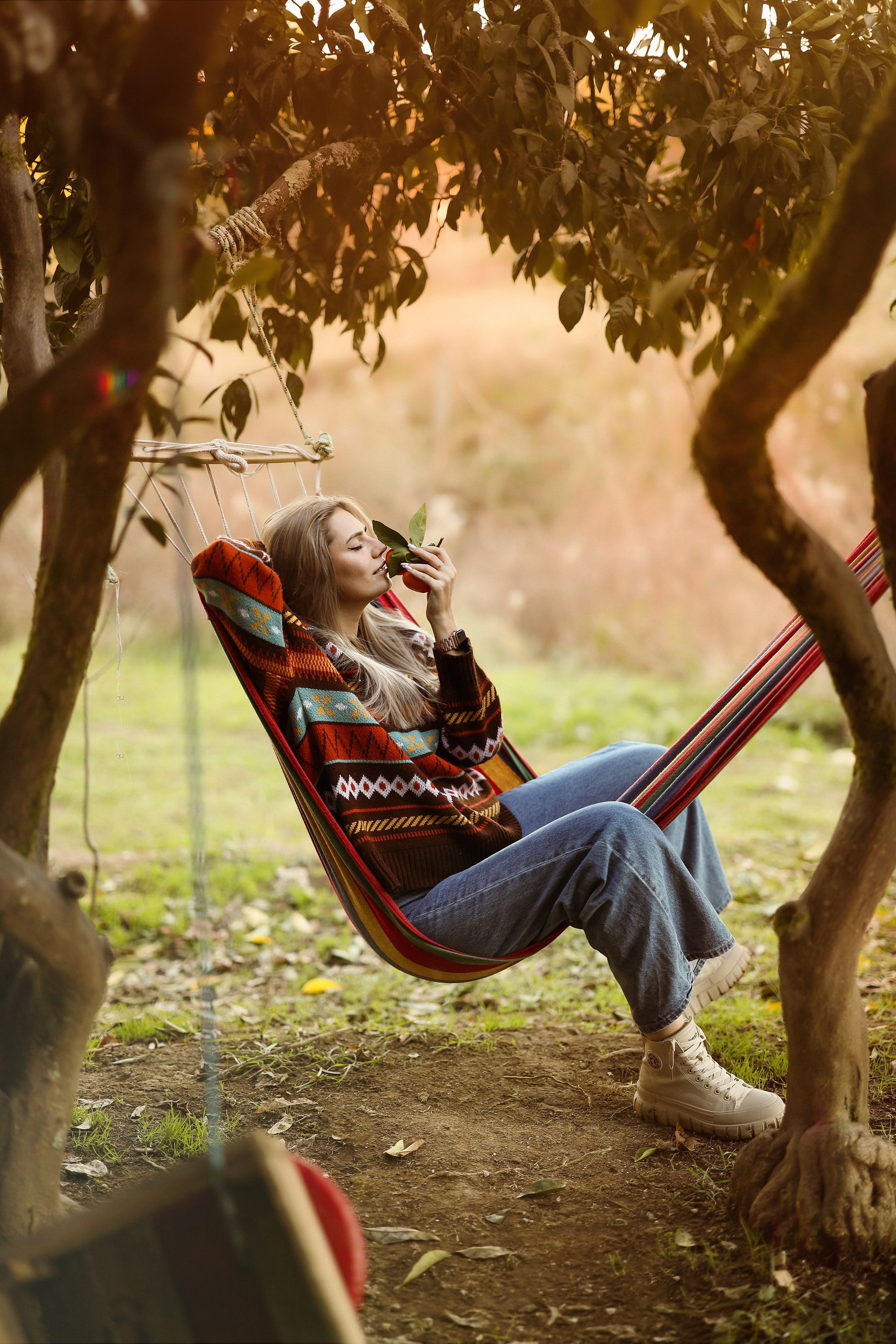 Фотосессия в мандариновом саду в Новом Афоне, Абхазия. Свадебный и семейный фотограф в Абхазии Жанна Соснина