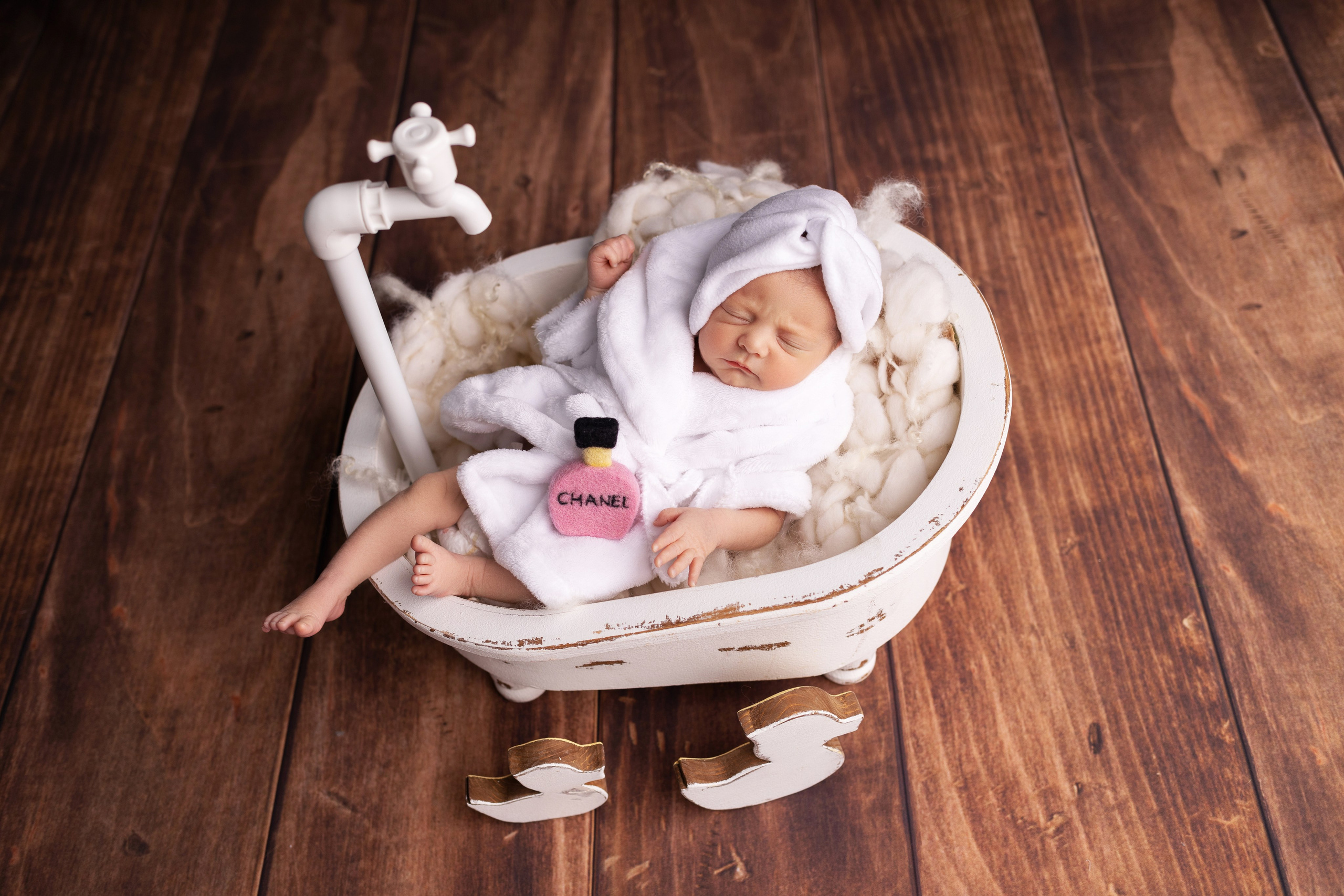 Фотосъемка двойни. Фотограф новорожденных малышей в Омске и Омской области Эльвира Камаева