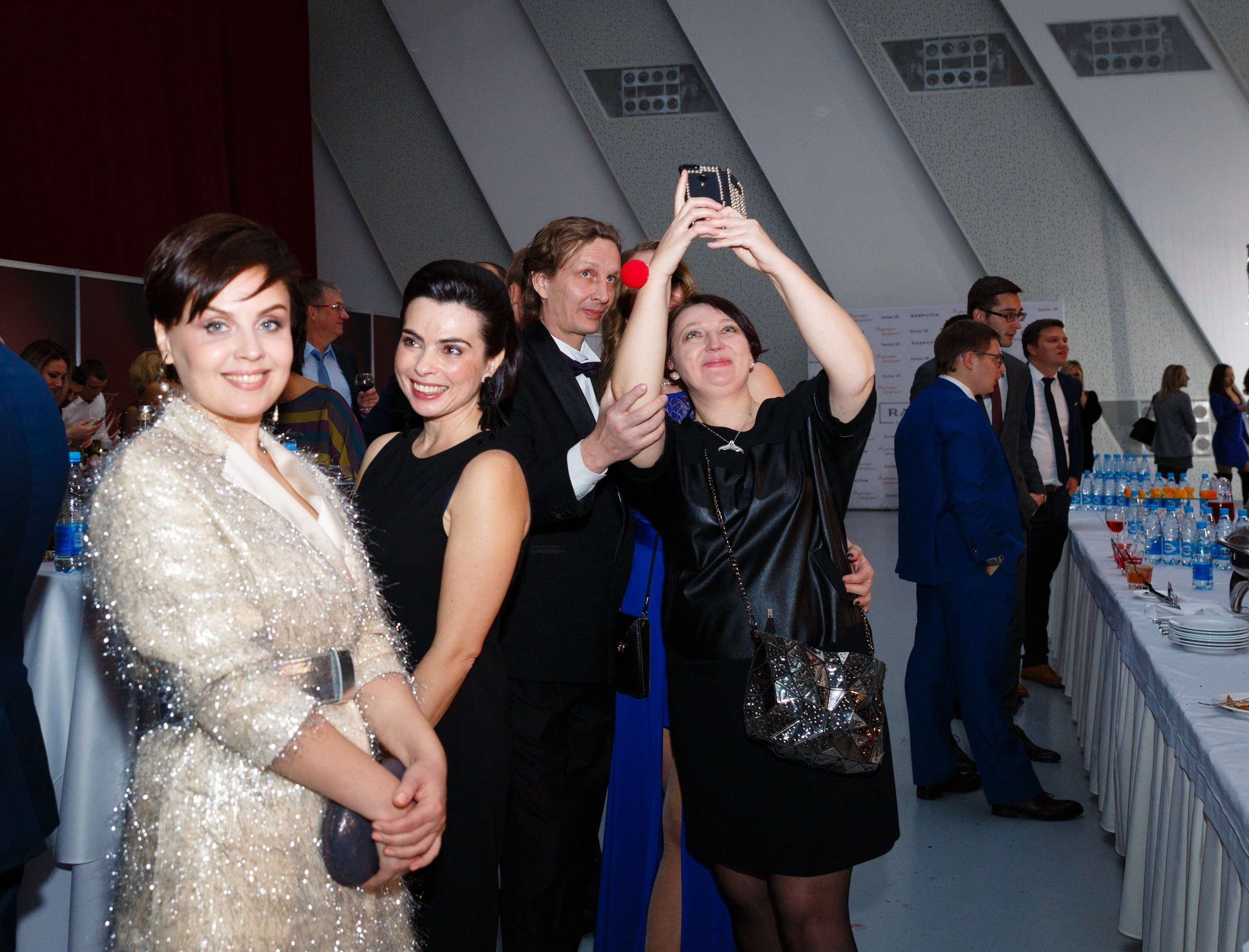 ЧЕЛОВЕК ГОДА + ДОМ В ГОРОШЕК. Выпускные альбомы Красноярск