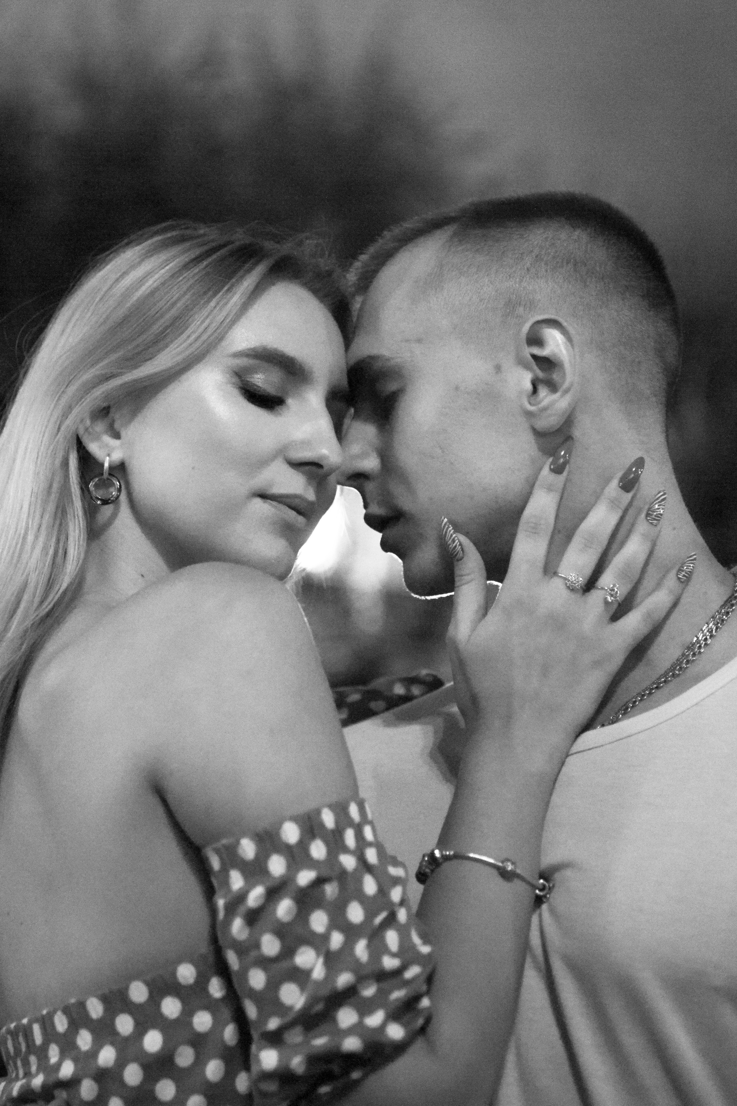 на снимке - прекрасная пара. Фотограф в Хабаровске - Татьяна Трубникова. Взглянув на это фото, Вы можете решить, что уже давным давно надо пофотаться, а значит пора заказать фотосессию в Хабаровске у Татьяны Трубниковой.