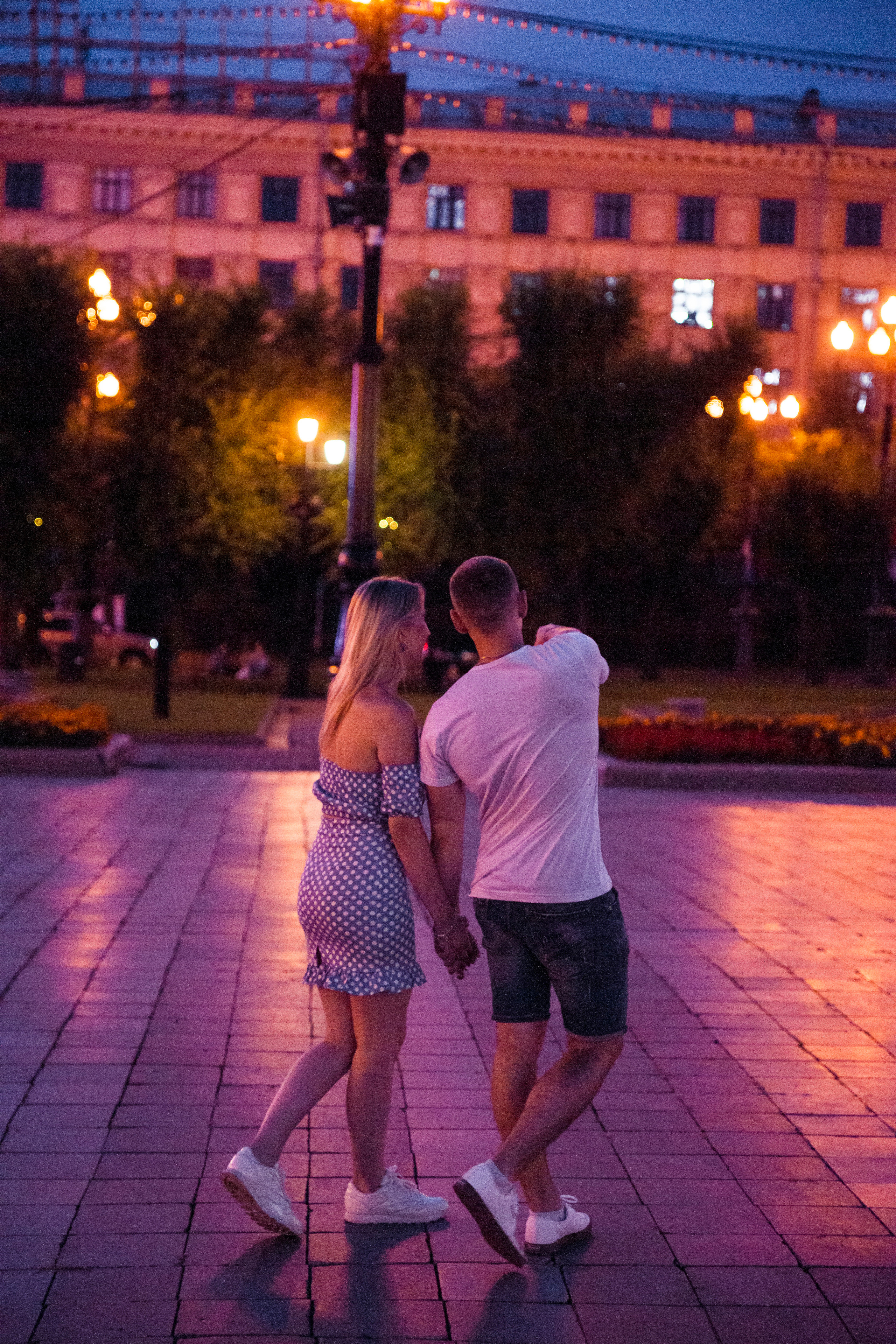 на снимке - прекрасная пара. Фотограф в Хабаровске - Татьяна Трубникова. Взглянув на это фото, Вы можете решить, что уже давным давно надо пофотаться, а значит пора заказать фотосессию в Хабаровске у Татьяны Трубниковой.