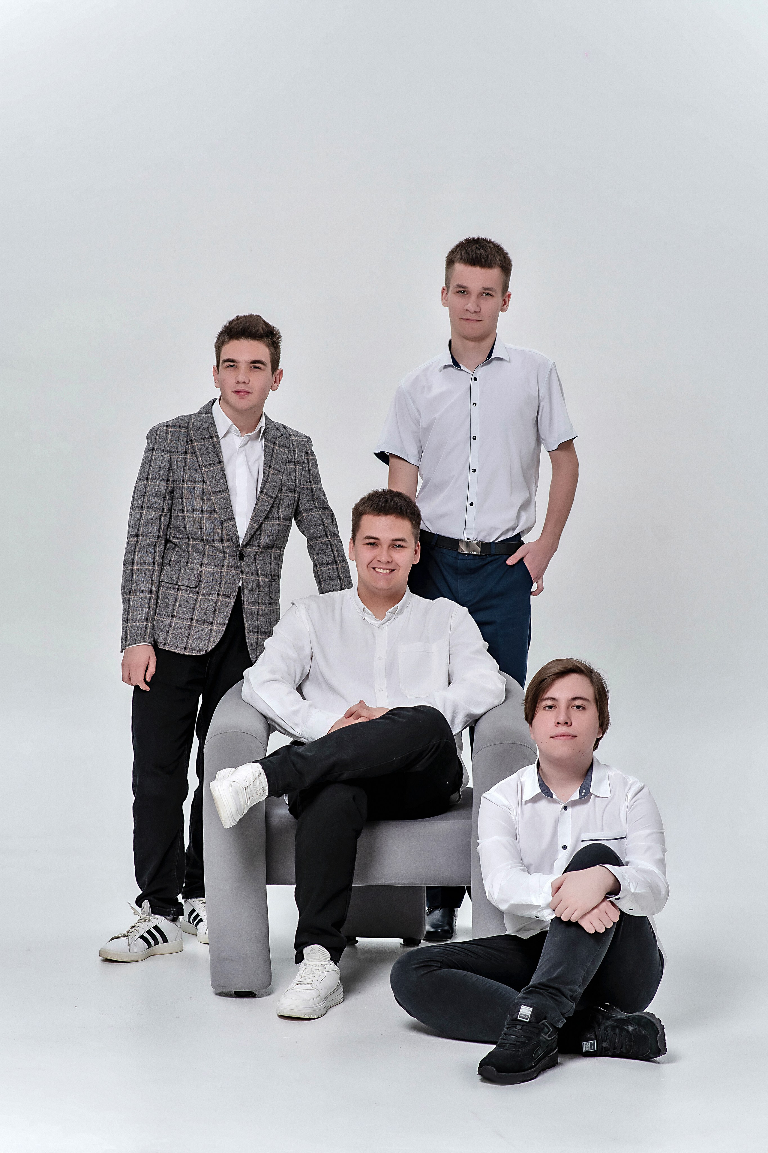 Выпускные (школьные) альбомы (книги) в Ростове-на-Дону. Современные Выпускные Альбомы в Ростове-на-Дону