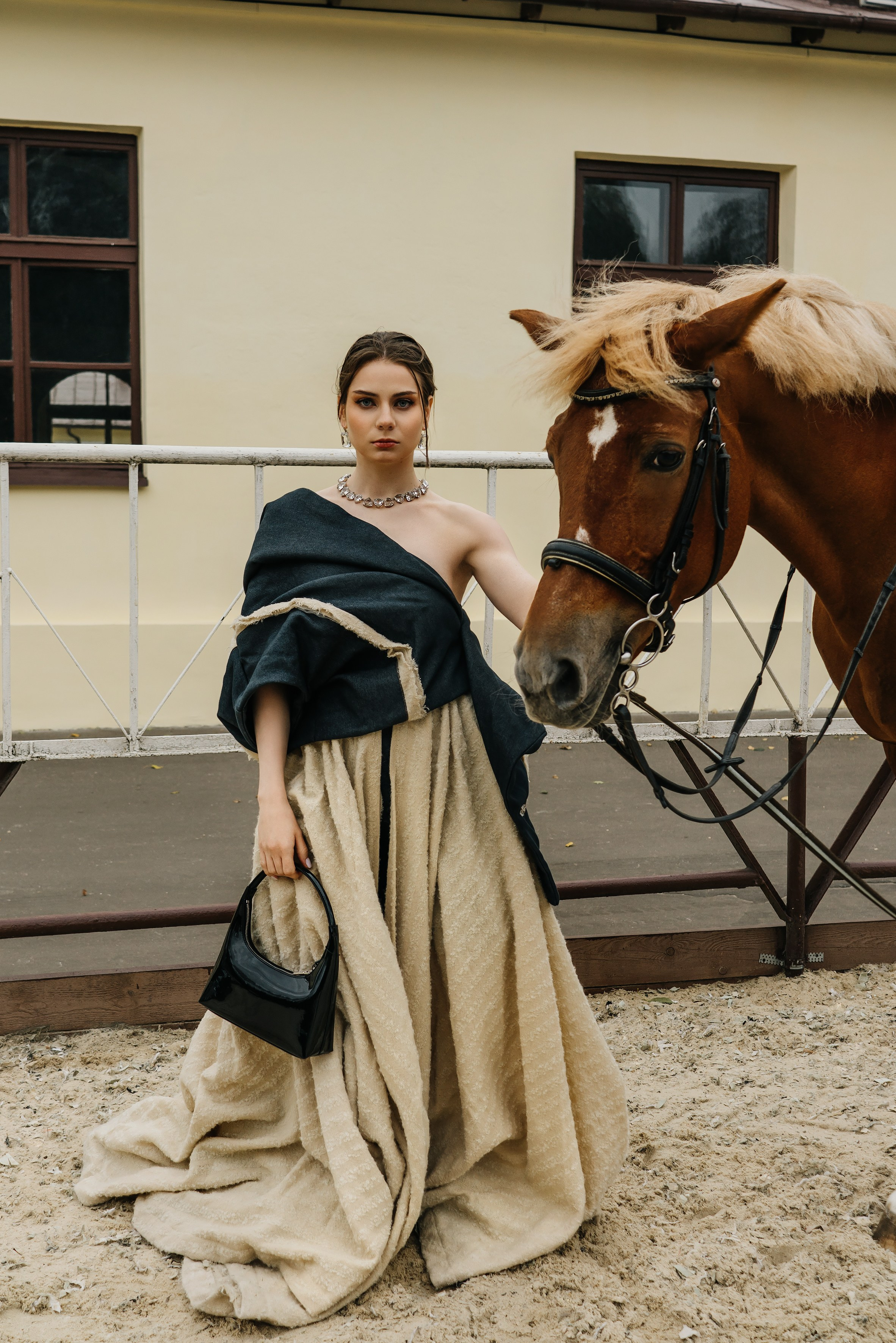 Съемка с лошадьми для журнала Vmode. Женский фотограф в Москве Анастасия Сидорова