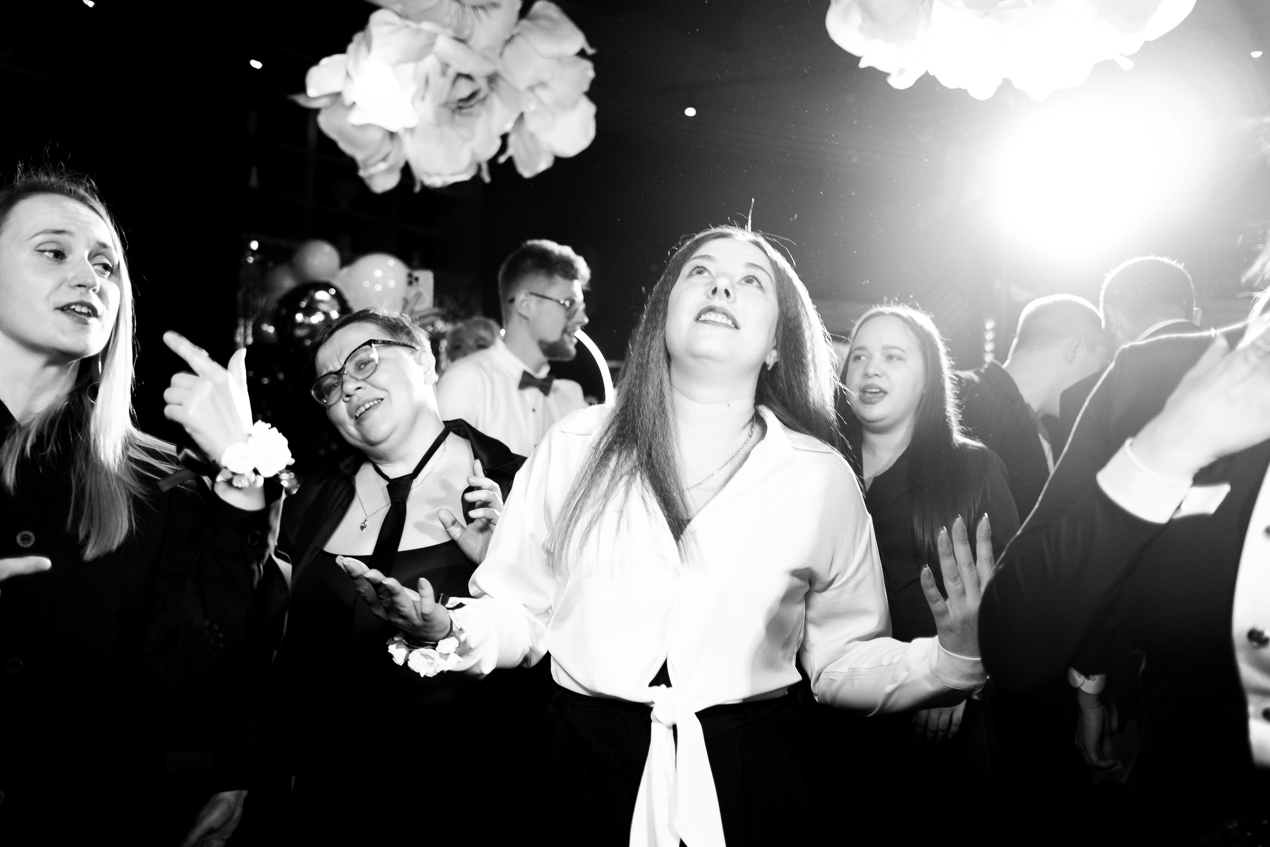 Корпоратив в Сириусу (Адлер) 10 лет компании. Свадебный фотограф Денис Ожигин в Краснодаре и крае. Эмоциональная и стильная съемка вашего дня