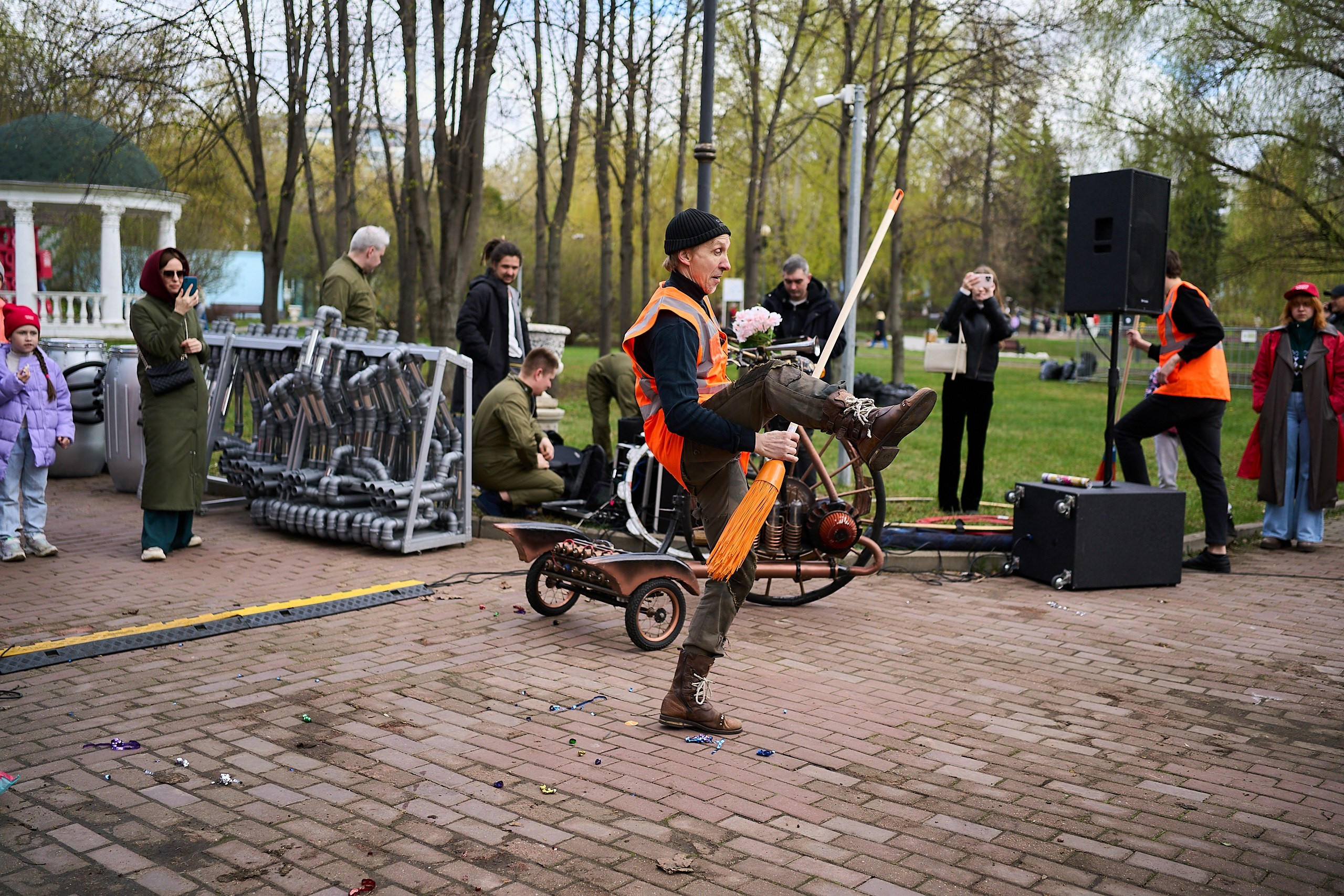 Субботник у Управления делами Мэра и Правительства Москвы. Фотограф и Видеограф в Москве. Олег Корушев