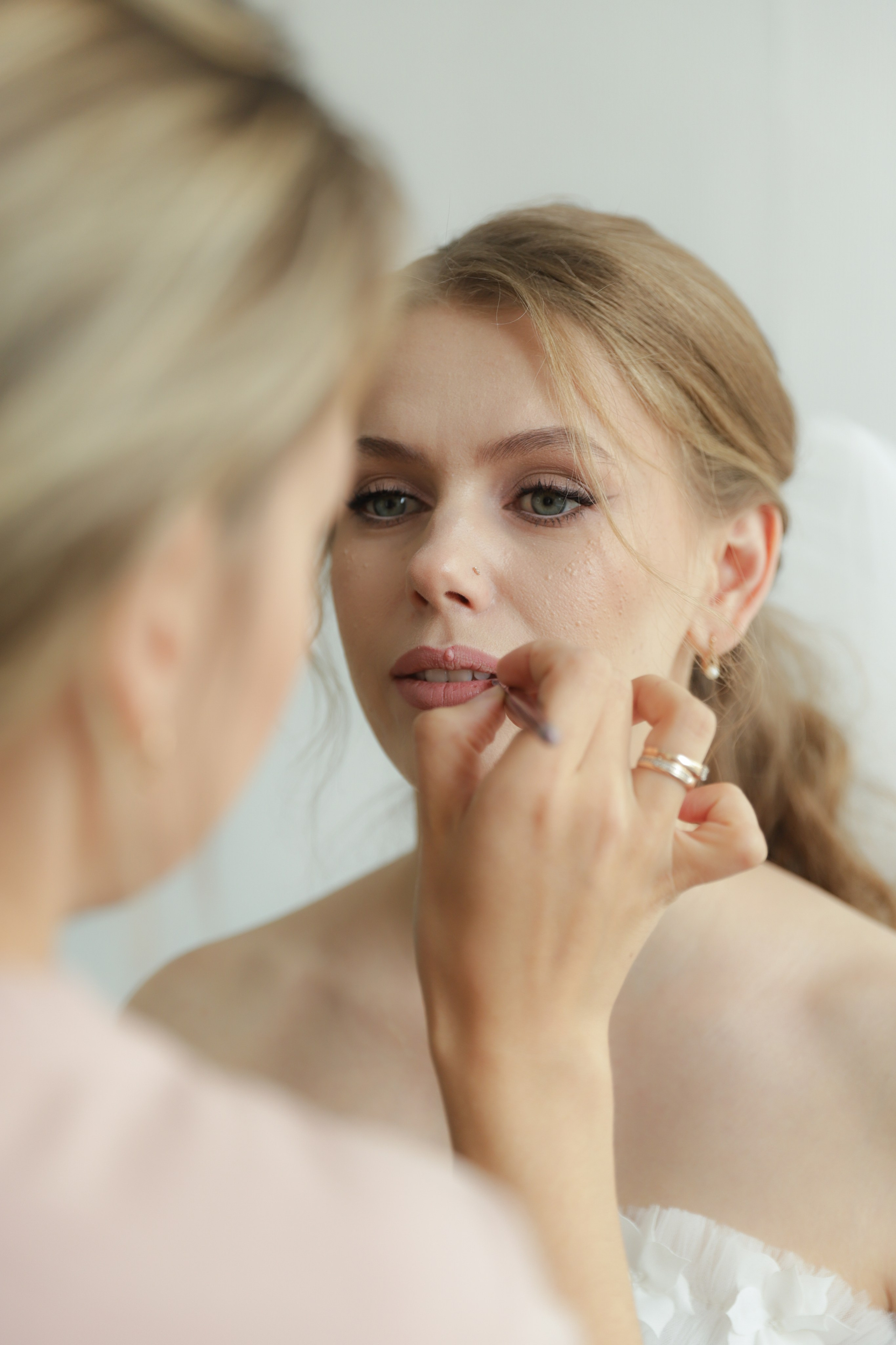 Сборы невесты Юлии. Портретный и репортажный фотограф в Казани