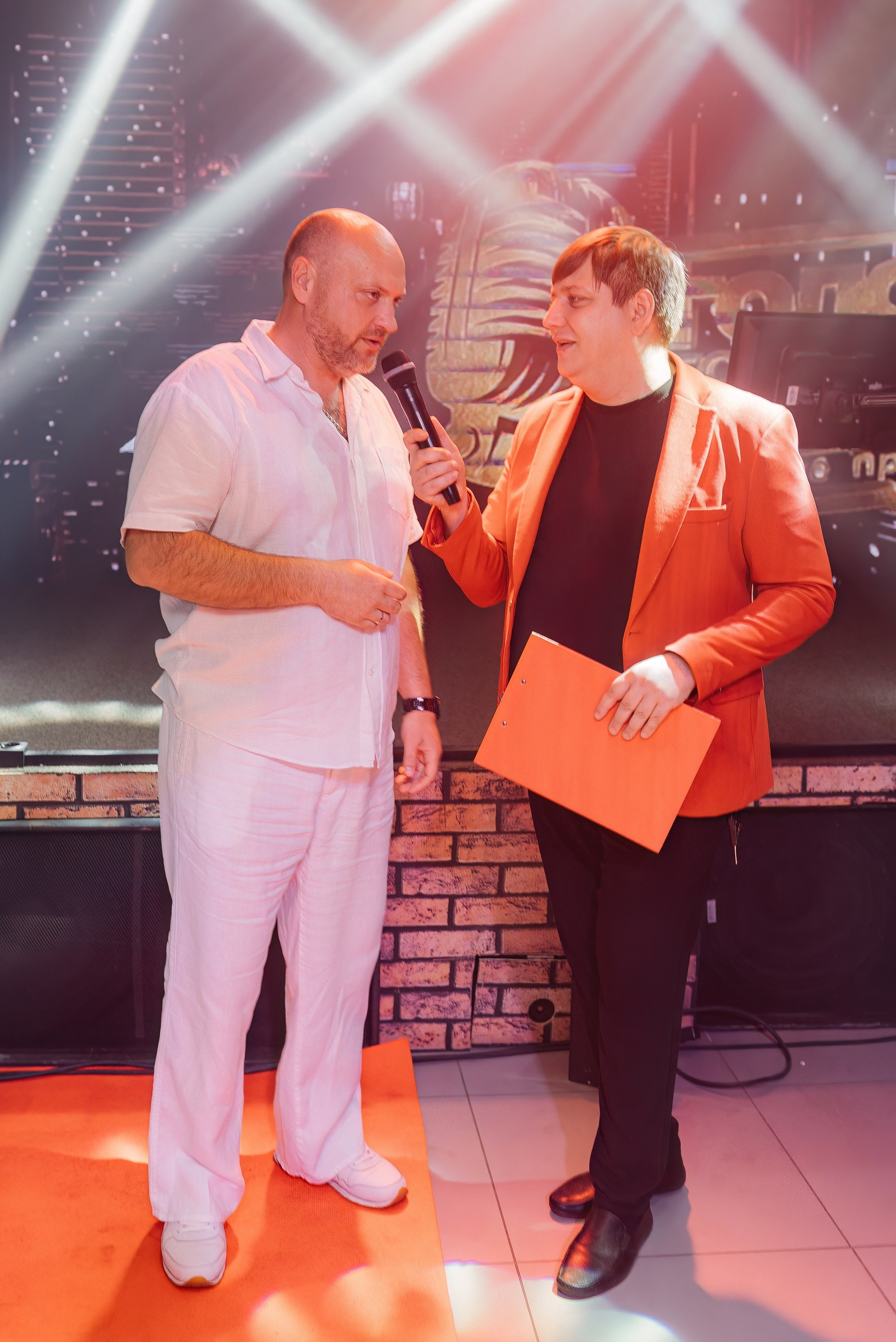 Караоке-проект «Голос большого города». Свадебный и репортажный фотограф Никита Сницарев в Барнауле