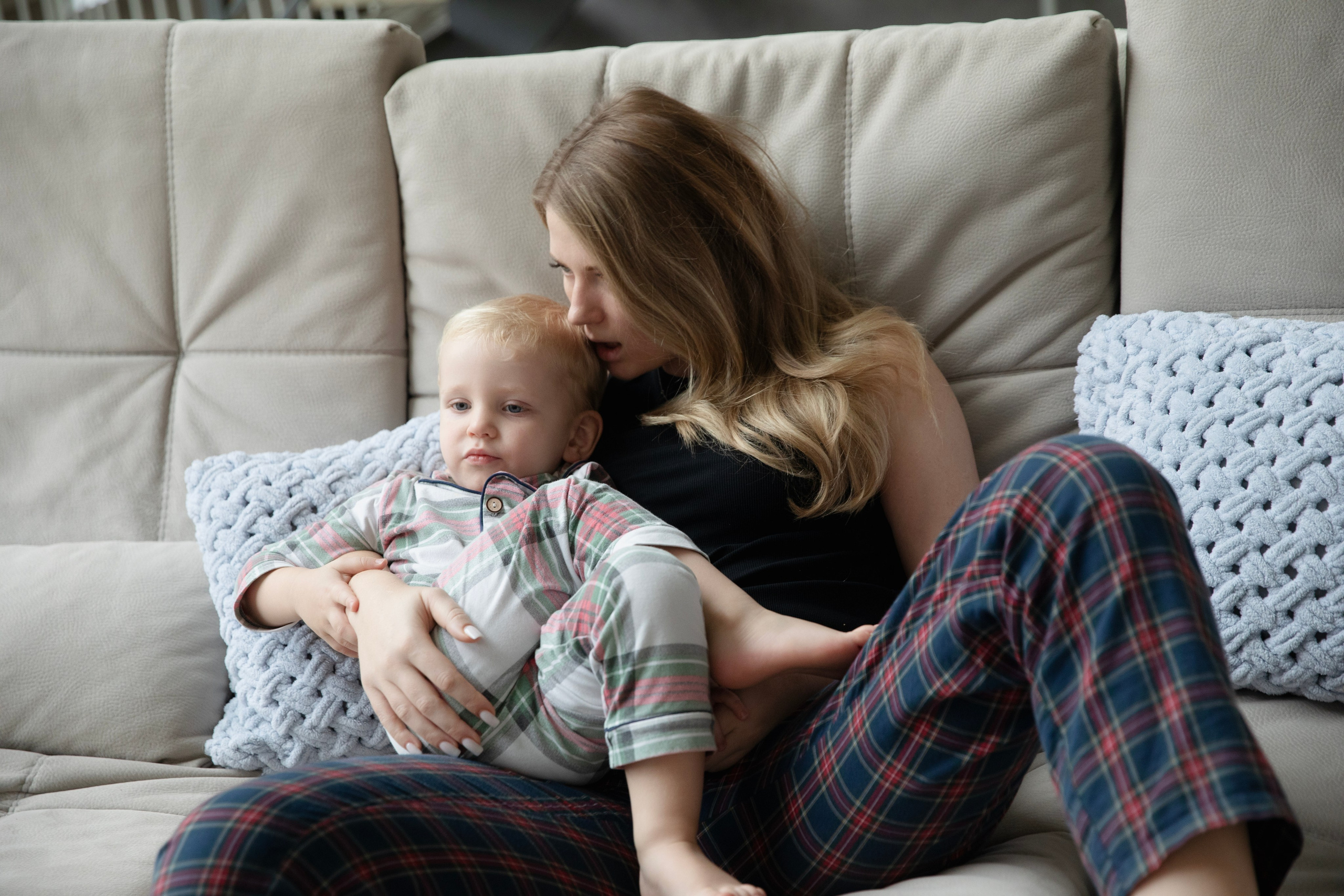 мама с сыном домашние кадры