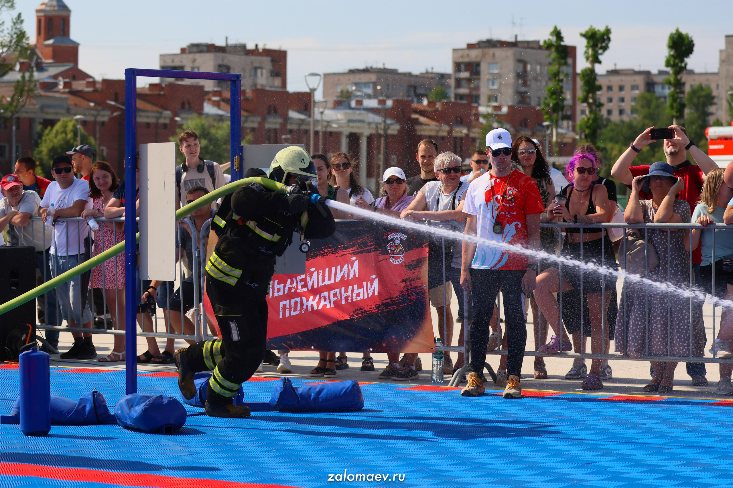 Сильнейший пожарный. Фотограф Александр Заломаев