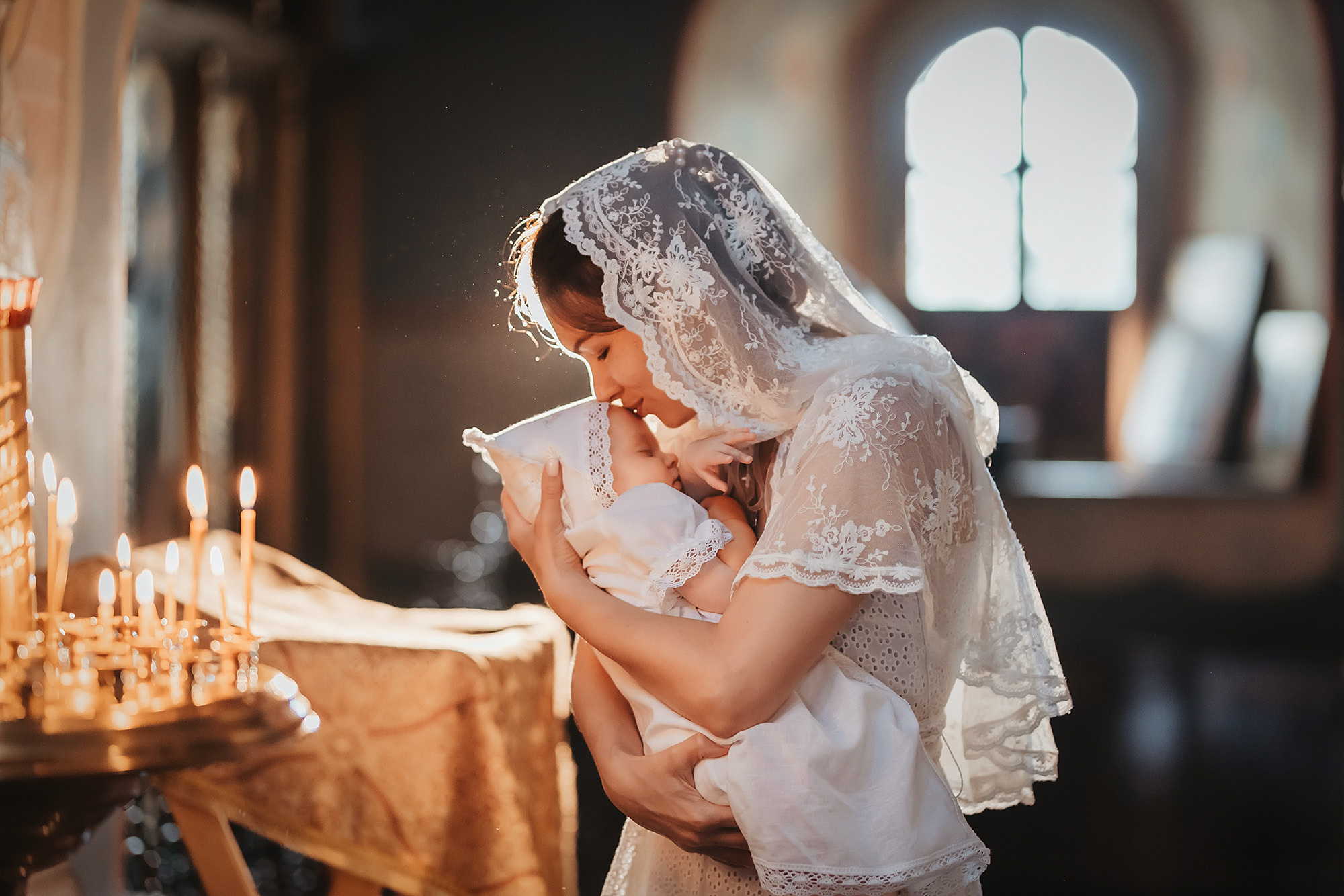 крестины ребенка в церкви