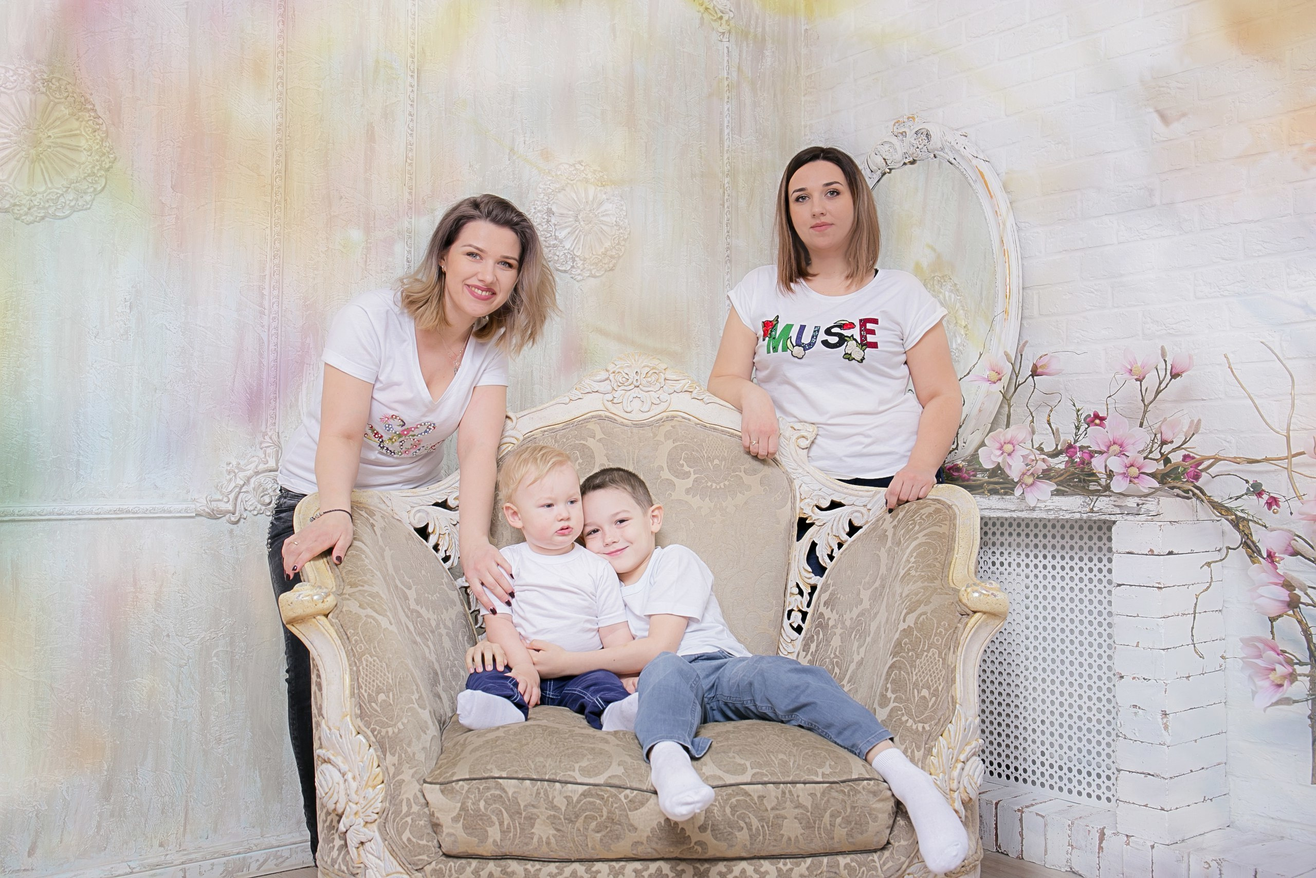 Семейная фотосессия трех сестричек. Свадебный и семейный профессиональный фотограф в Ростове-на-Дону , Кри