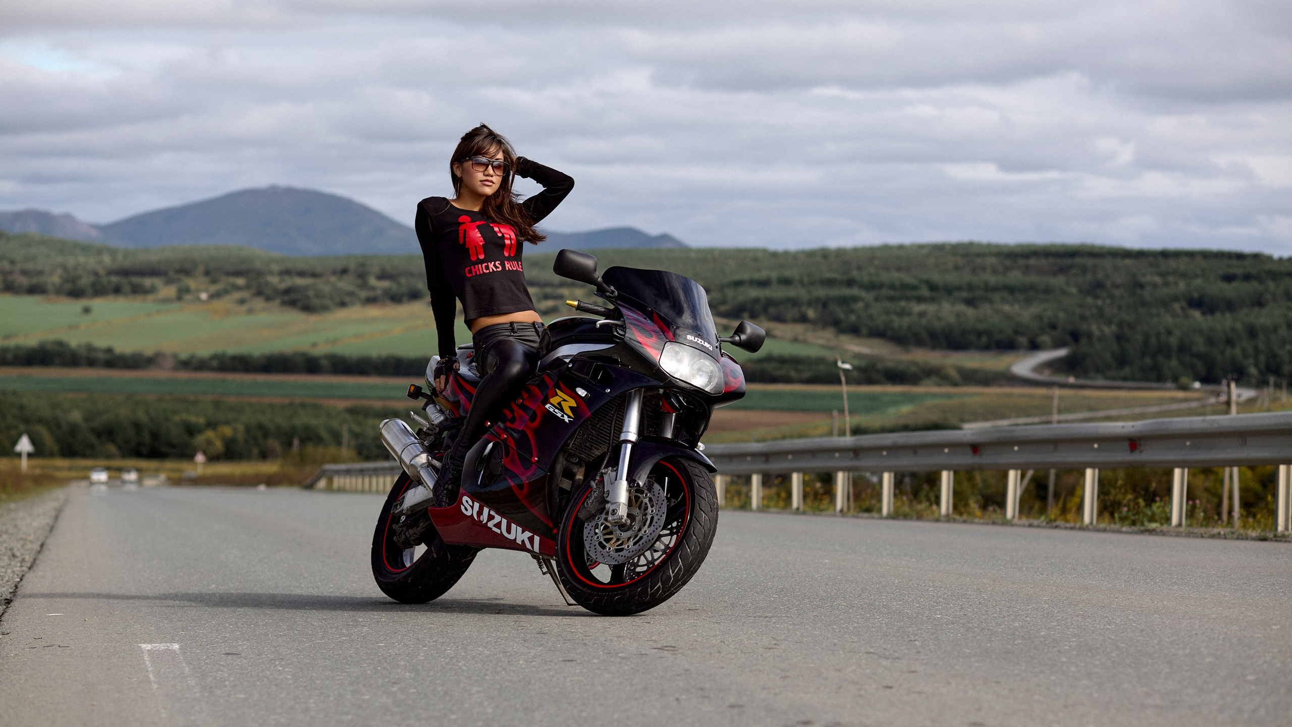 Парень, девушка, байк. Фотограф Андрей Серенков