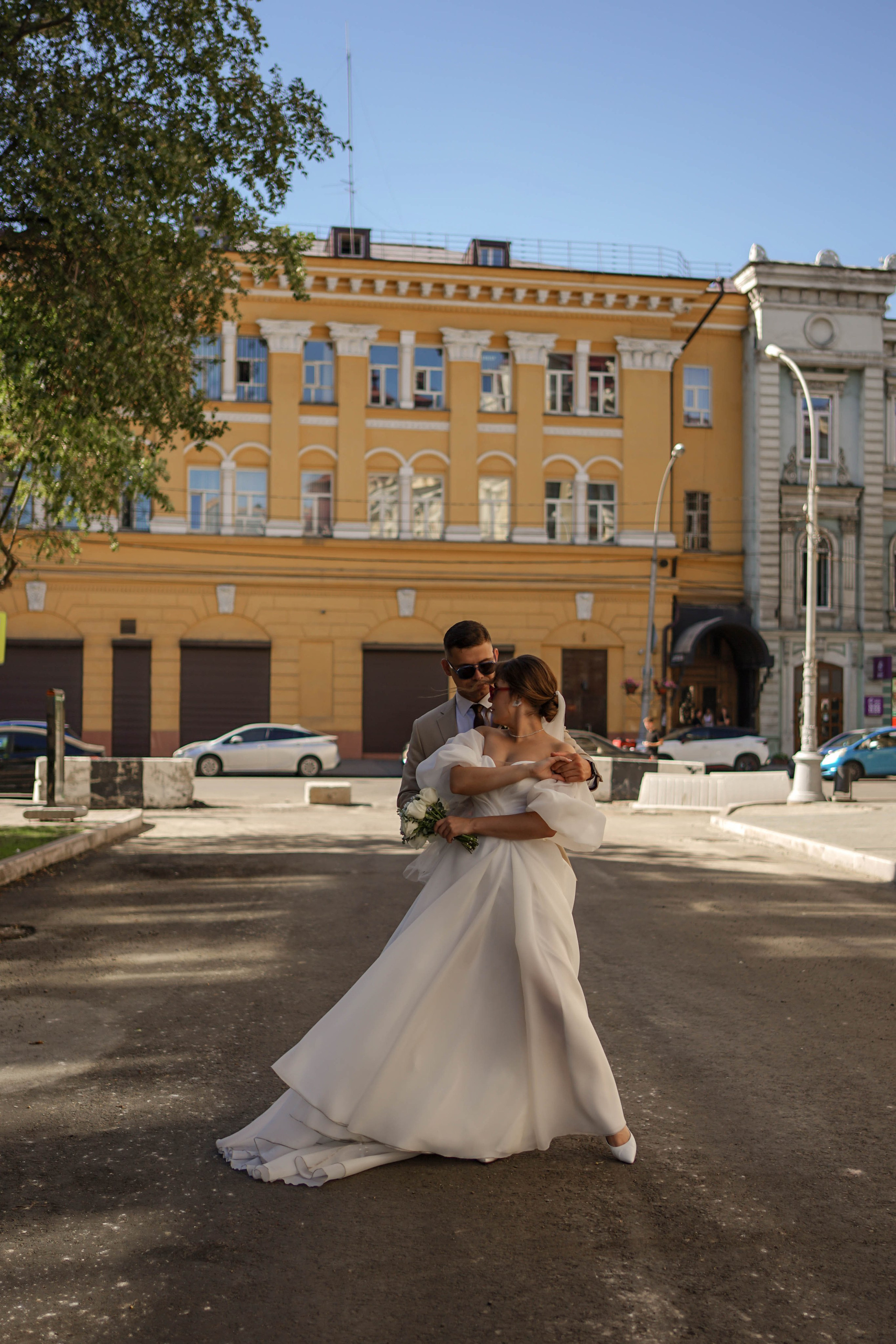 Лиза и Сережа: регистрация, прогулка и банкет. Фотограф в Иркутске