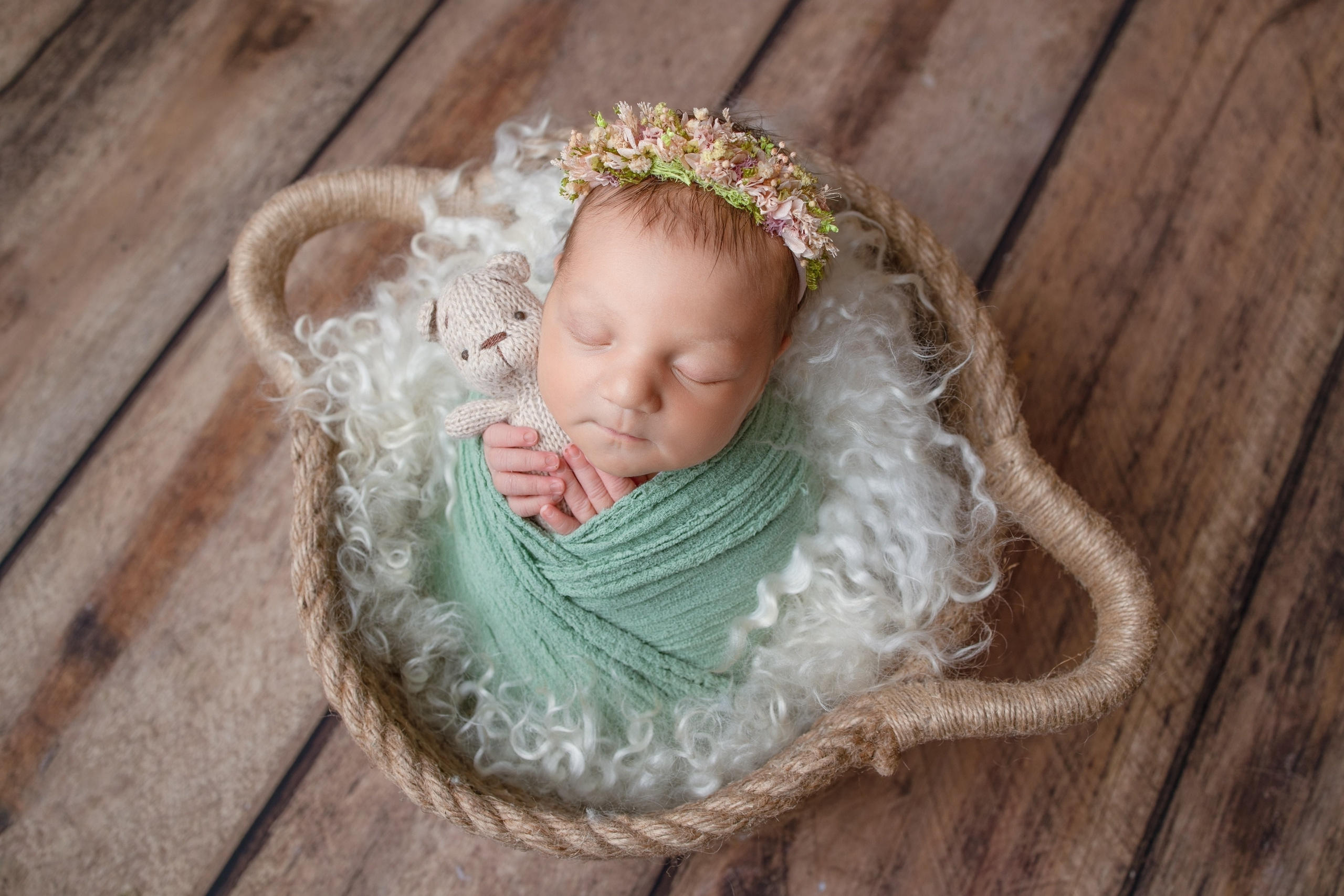 Нежная и милая фотосессия первых дней жизни Вашего ребенка в Минске. Фотограф новорождённых Минск — стоимость newborn фотосессии в Минске