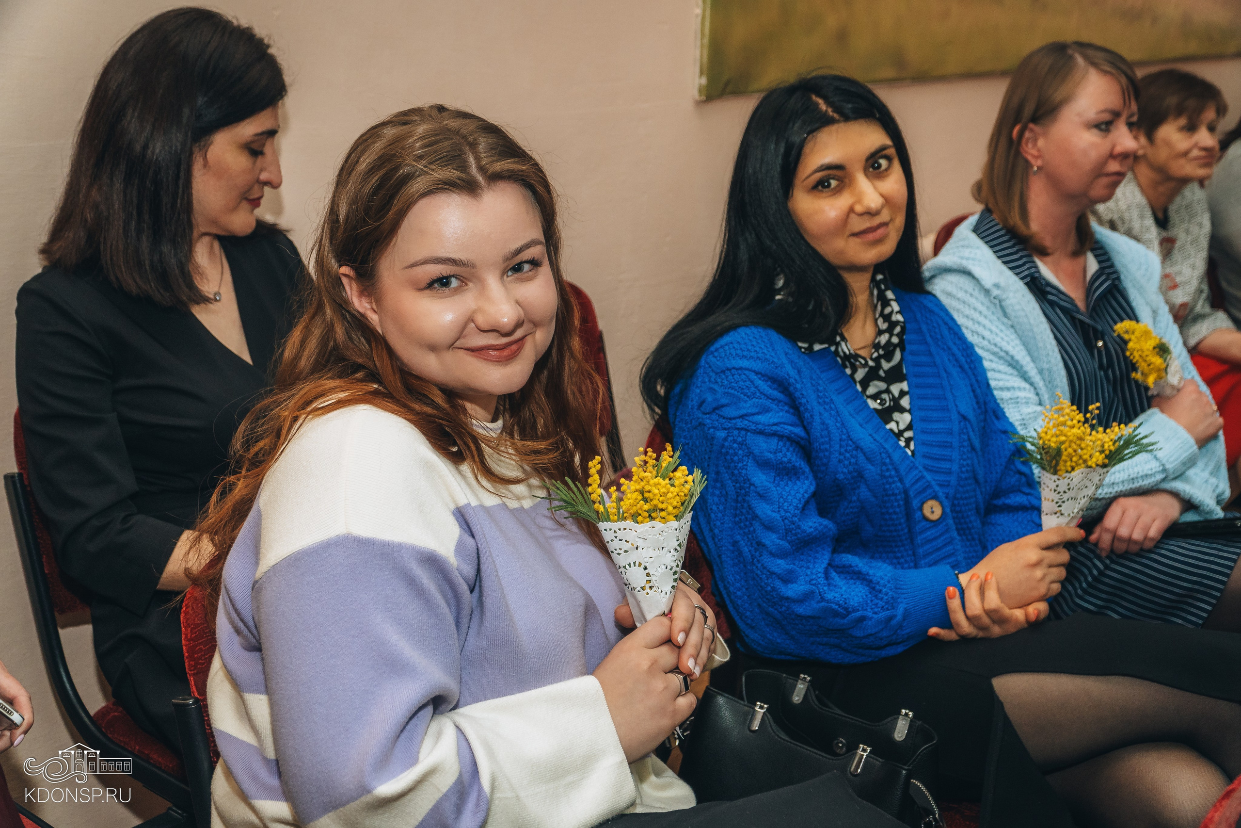 В преддверии праздника весны. Новотитаровский Дом культуры