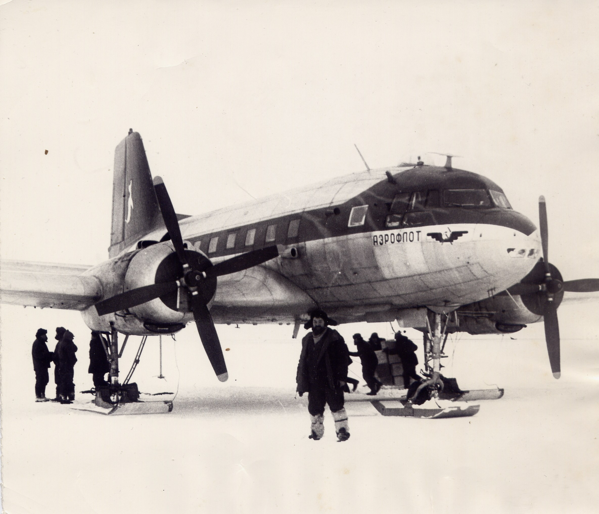 Исторические фотографии. Фотоальбом показывающий увлекательный мир авиации и мир медведей Андрея Иванова