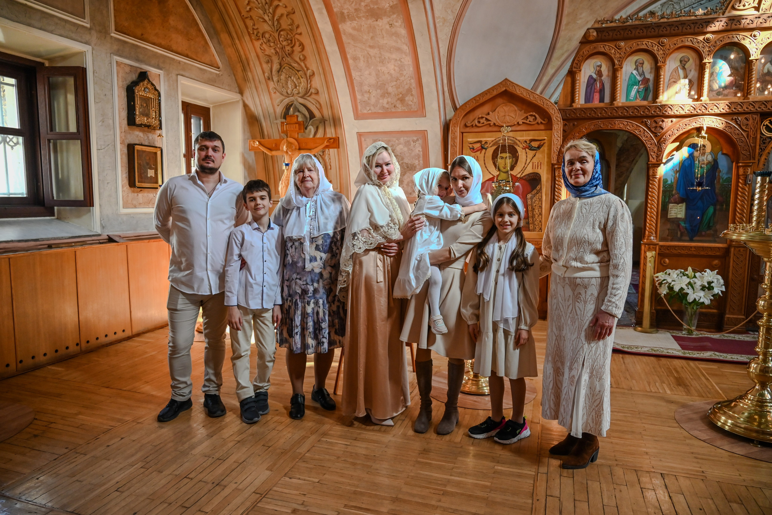 Крещение мама Анна. Семейный и детский фотограф Москва