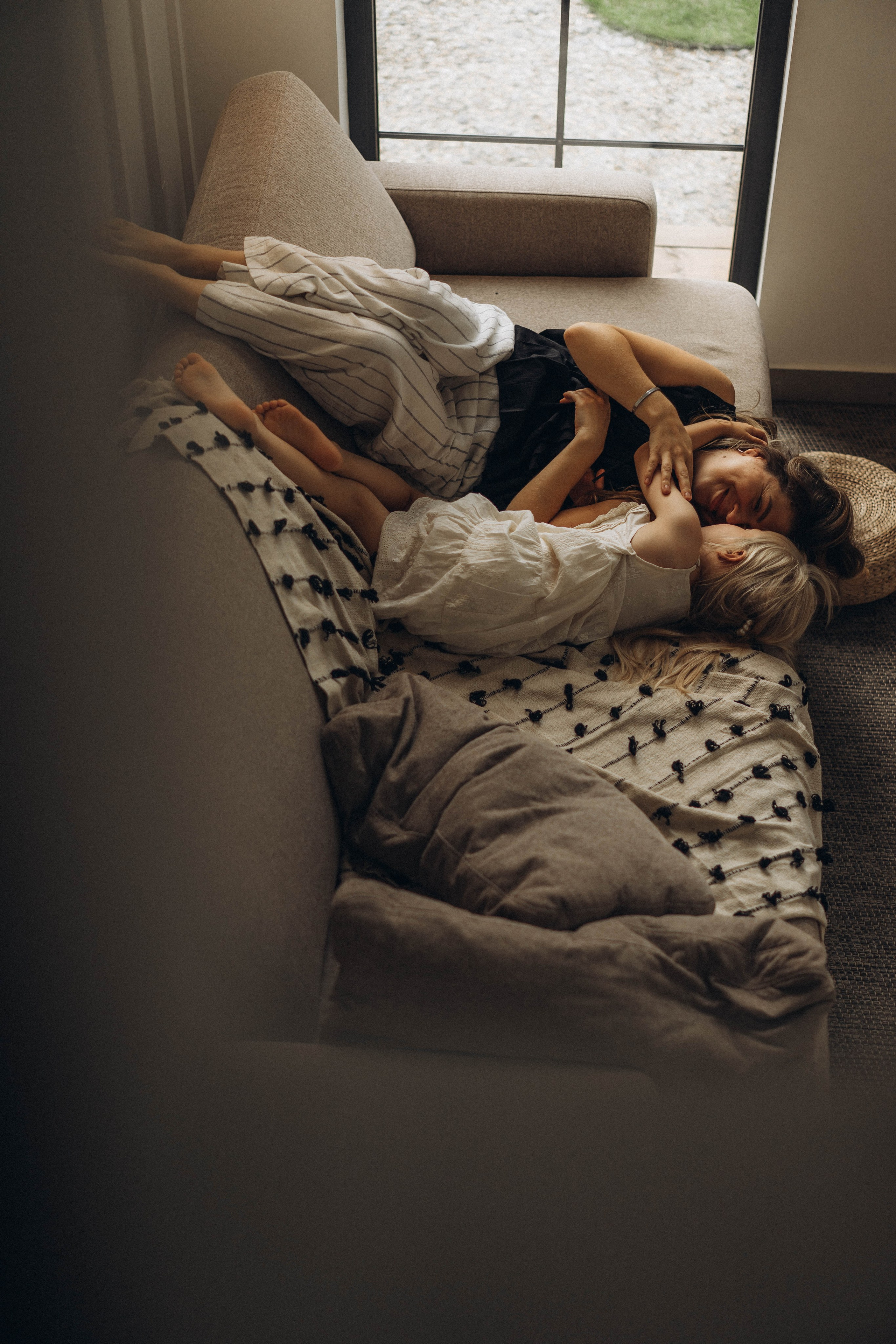 Фотосессия домашняя мама и дочка. Фотограф Екатеринбург Кокшарова Александра