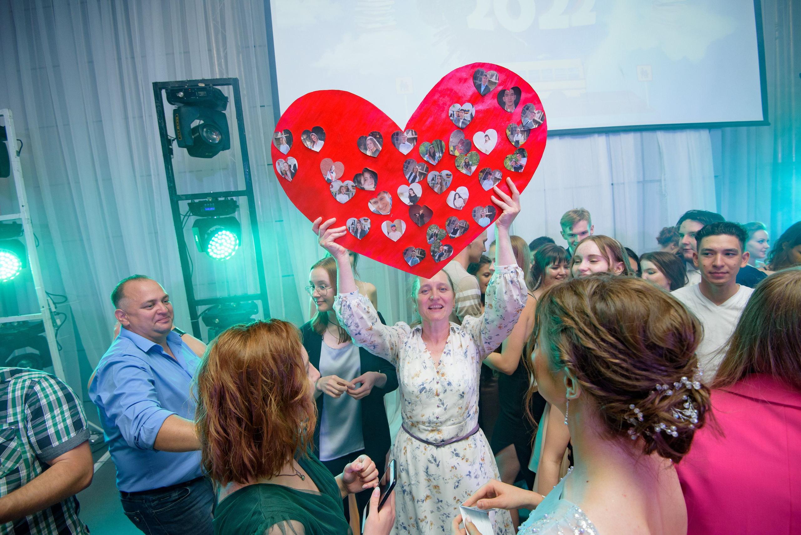 Выпускной 9-11классы. Выпускные книги Анапа Новороссийск Краснодар