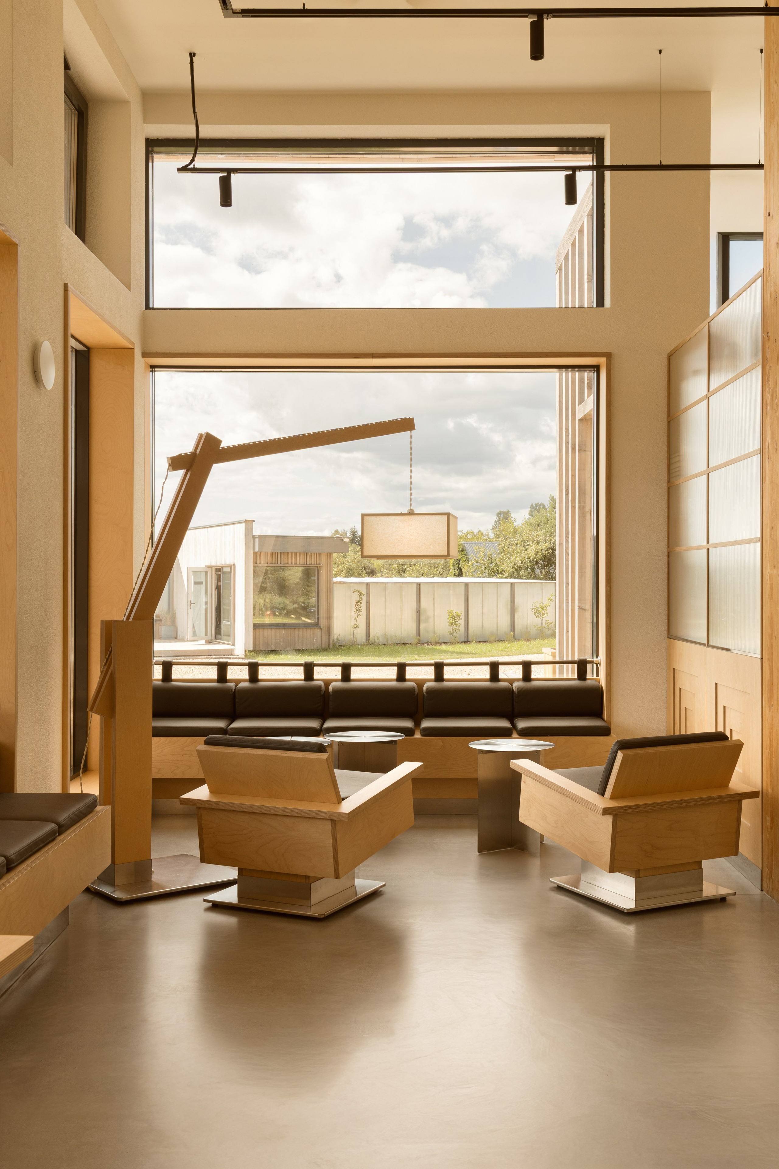 Модернистское кафе-пиццерия на природе: проект FruitDesign с акцентом на созерцание. Интерьерный фотограф в Нижнем Новгороде и Москве Владимир Гудков