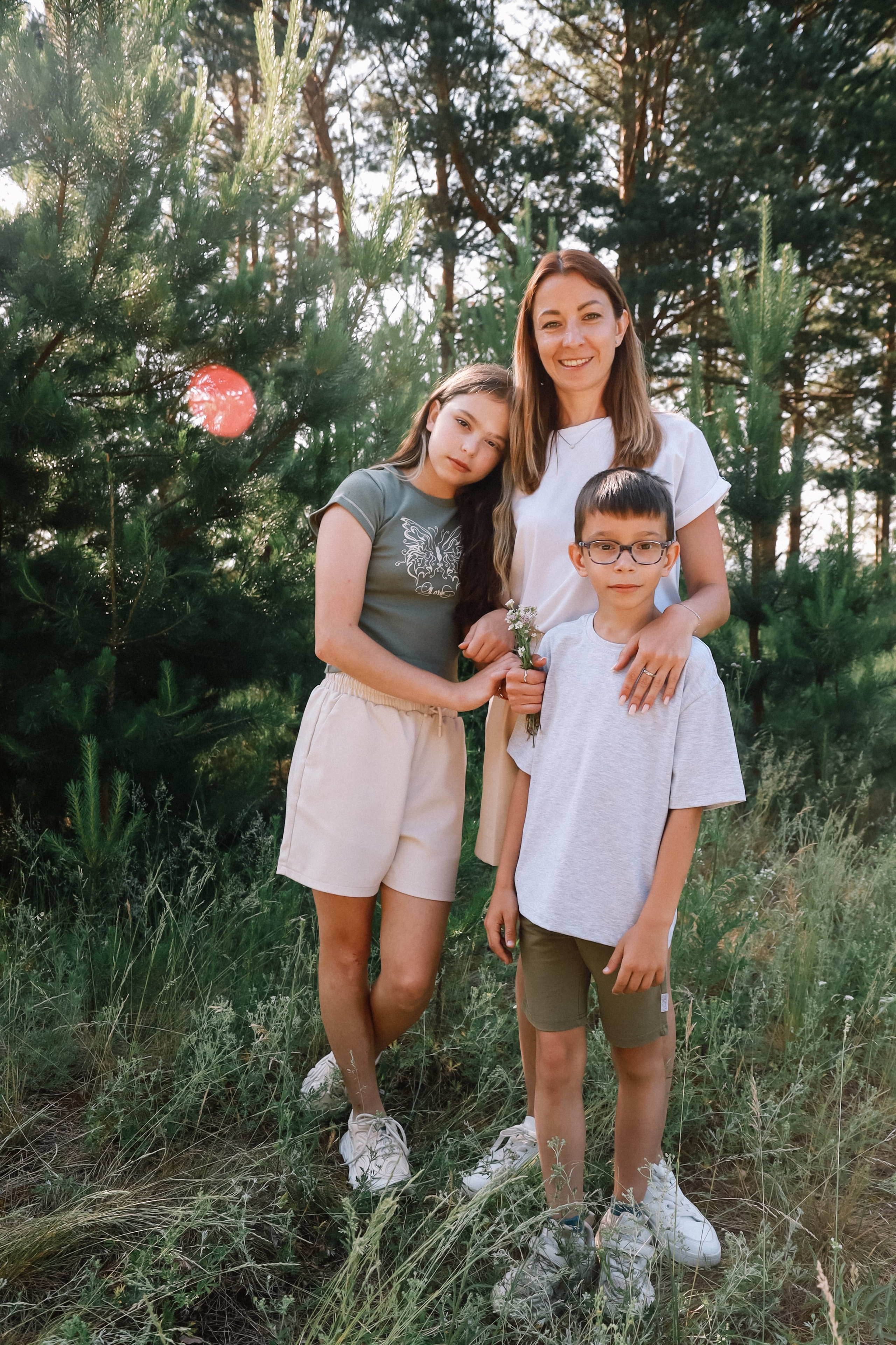 Семейная фотосессия утром на природе. Семейный фотограф в Томске Максимова Екатерина