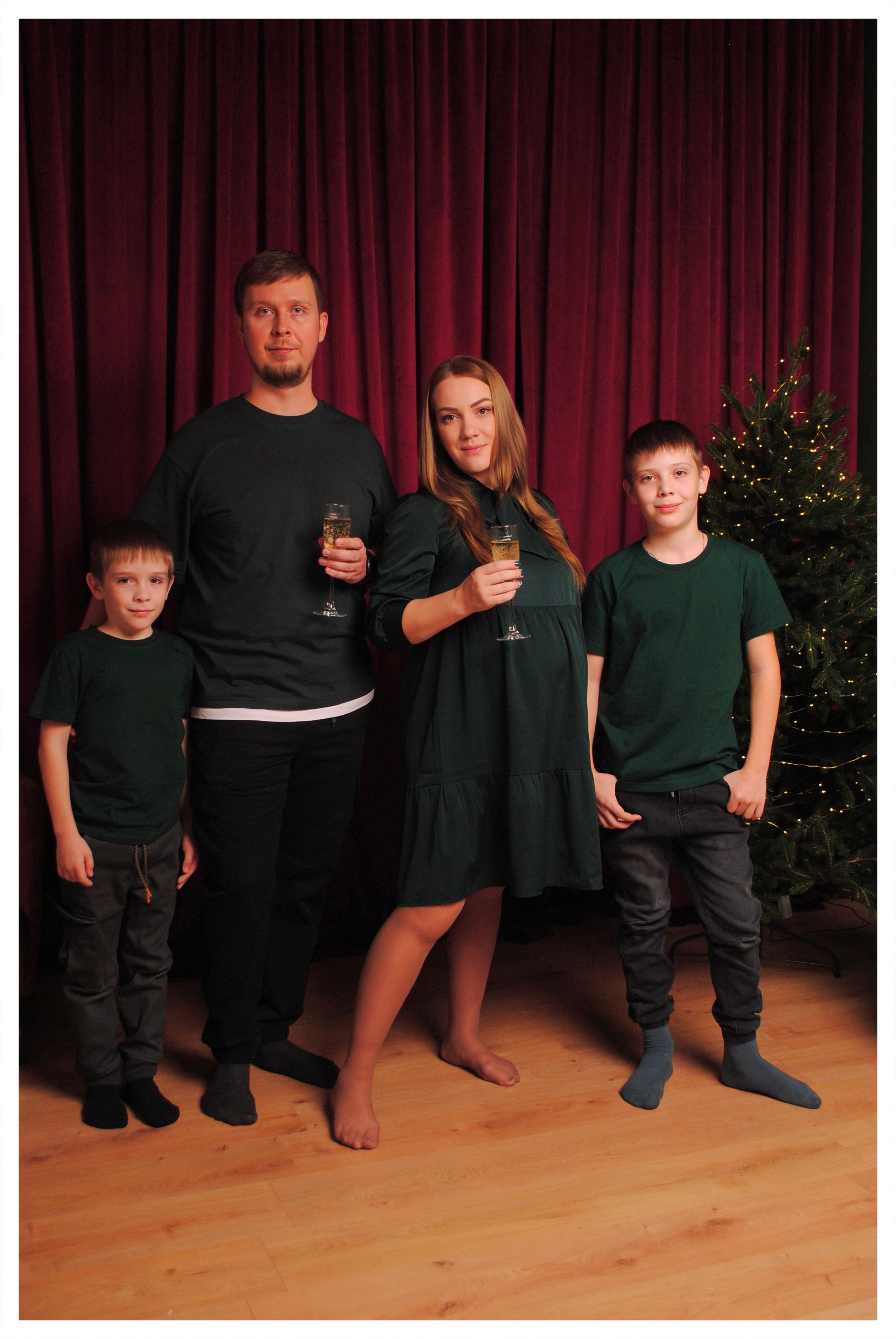 Мария и семья. Фотограф Мария Мусаелян