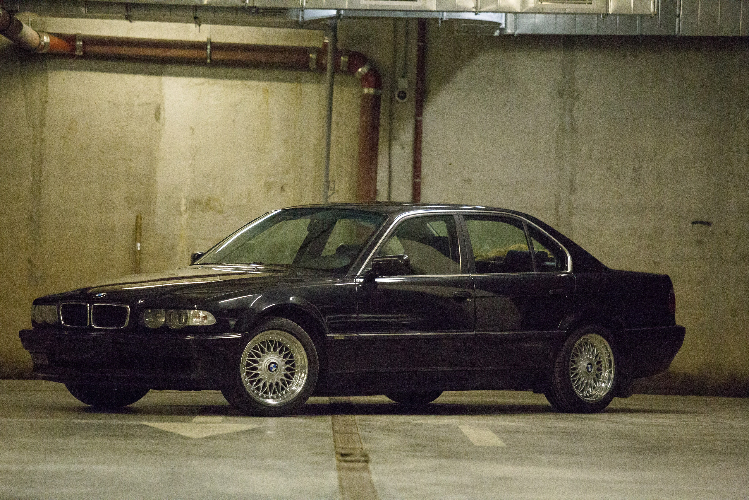 Коммерческая и tfp фотосъемка автомобилей в Москве и МО. Видеосъемка свадеб и лавстори, студийная съемка, видеопортреты, фешн-съемки в Москве и МО