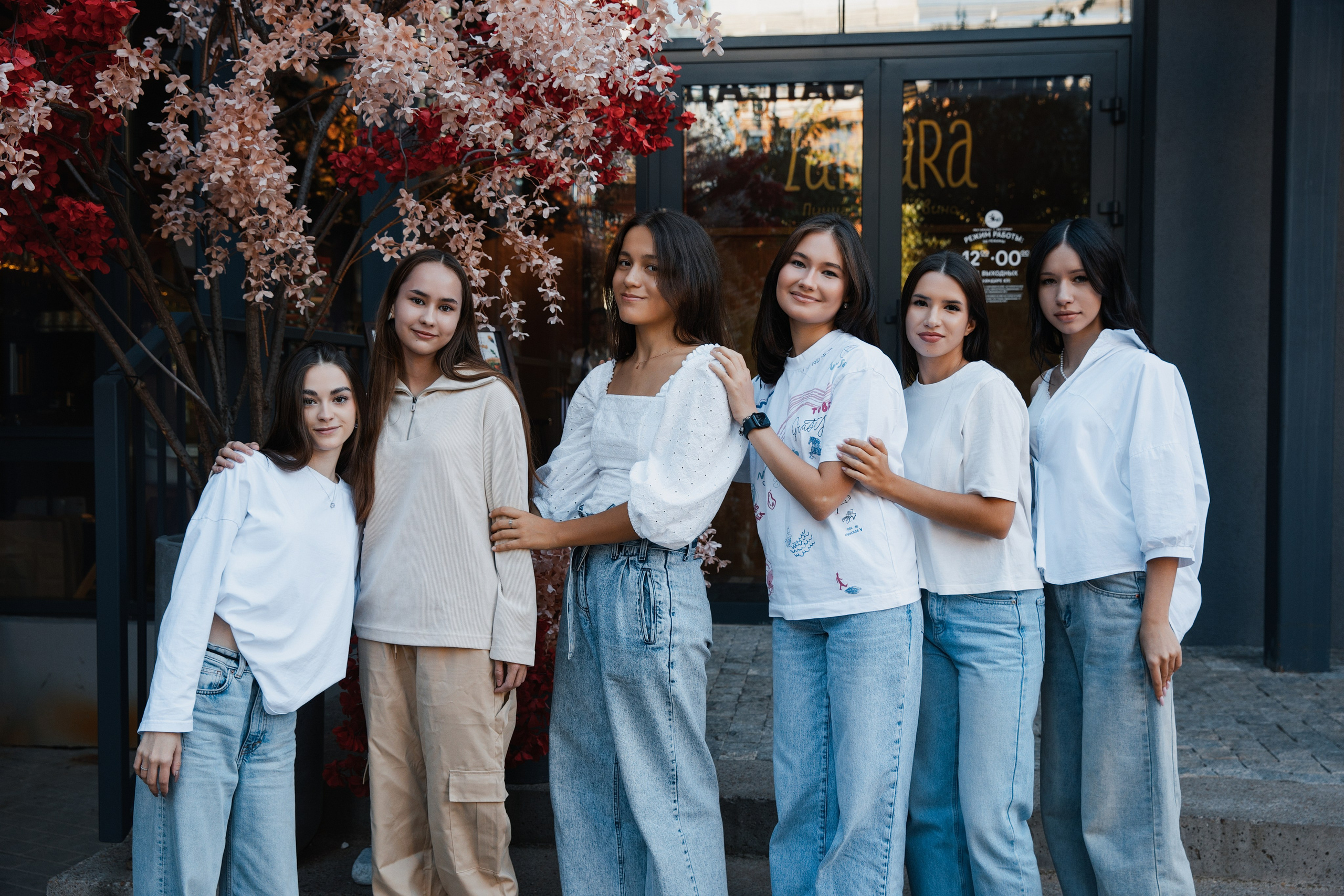 Выпускники 110 школы в Арт квадрате. Выпускные альбомы и фотокниги в Уфе и РБ